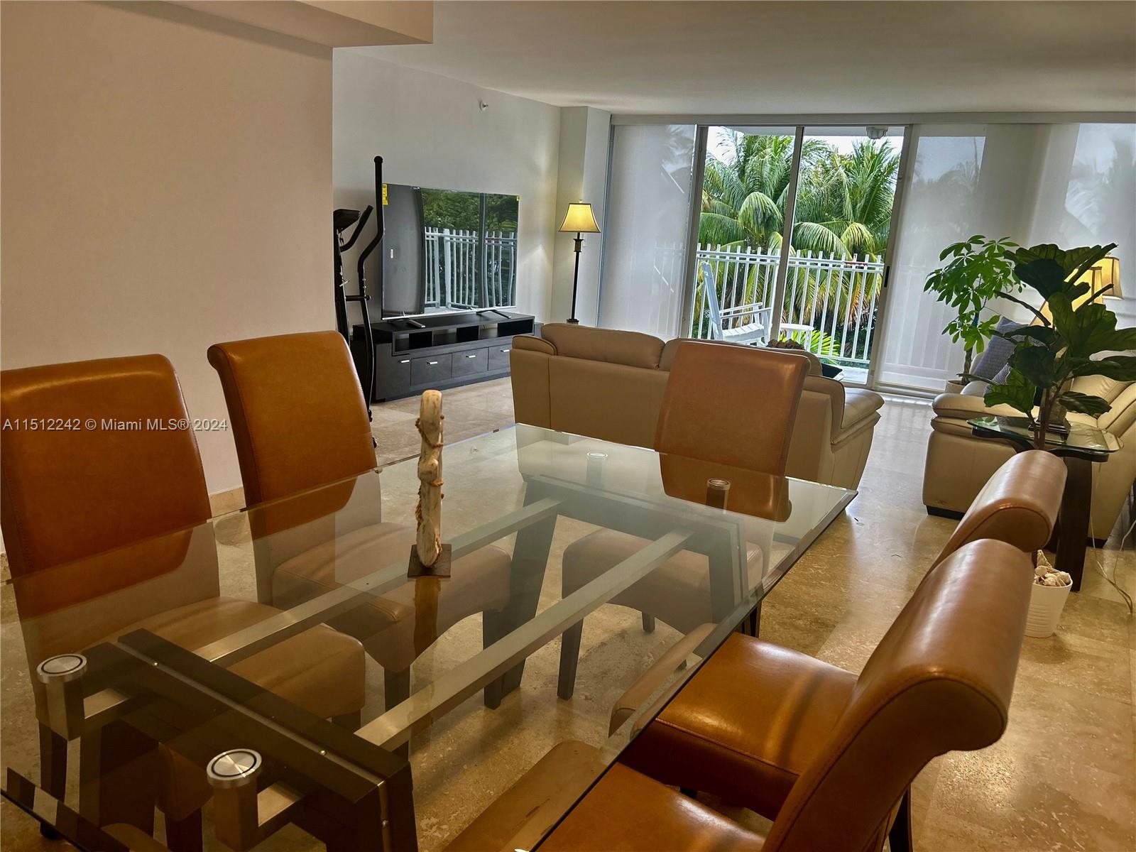 7824 Collins Ave 402, Miami Beach, Florida 33141, 2 Bedrooms Bedrooms, ,2 BathroomsBathrooms,Residentiallease,For Rent,7824 Collins Ave 402,A11512242