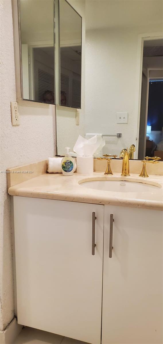 4001 S Ocean Dr 5D, Hollywood, Florida 33019, 1 Bedroom Bedrooms, ,1 BathroomBathrooms,Residential,For Sale,4001 S Ocean Dr 5D,A11519281