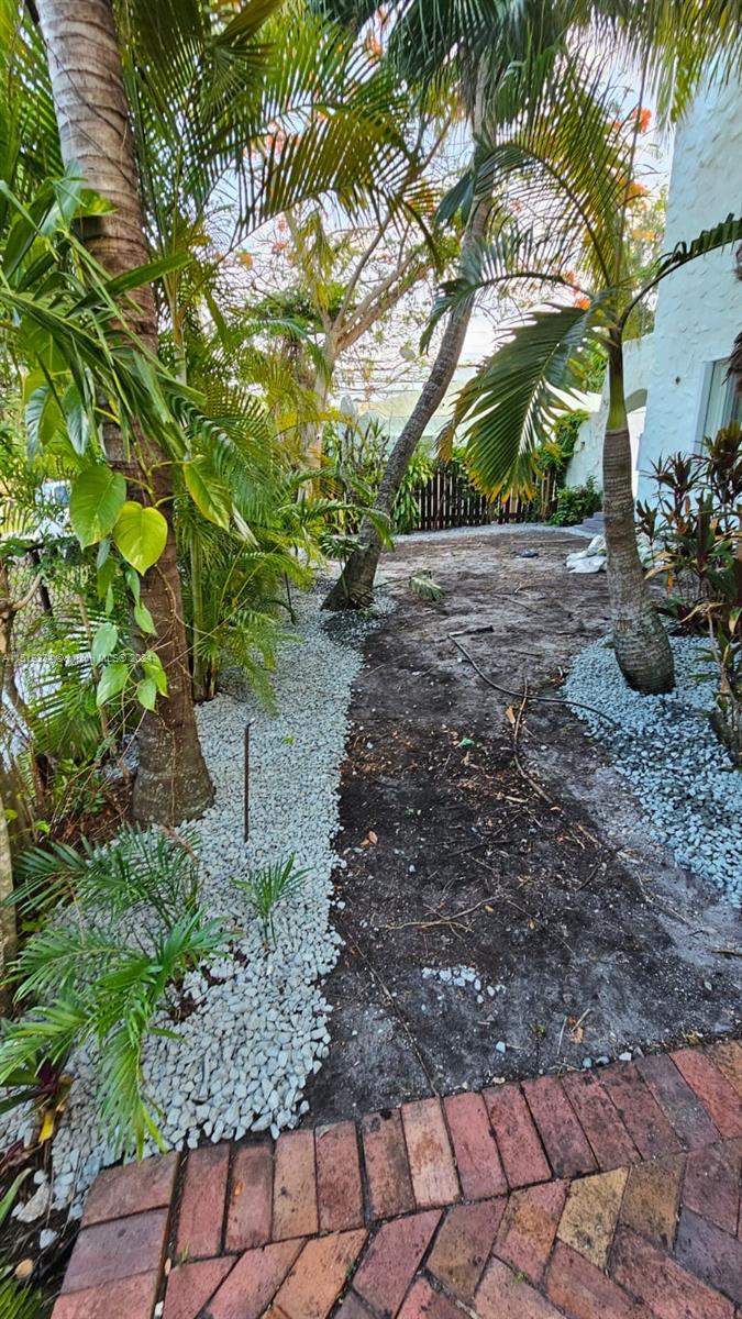 92 NE 90th St 1, El Portal, Florida 33138, 3 Bedrooms Bedrooms, ,2 BathroomsBathrooms,Residentiallease,For Rent,92 NE 90th St 1,A11519334