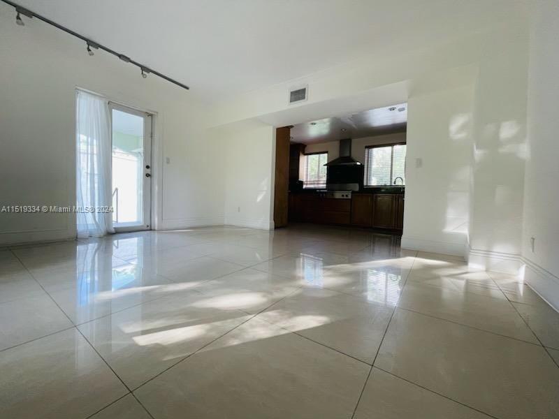 92 NE 90th St 1, El Portal, Florida 33138, 3 Bedrooms Bedrooms, ,2 BathroomsBathrooms,Residentiallease,For Rent,92 NE 90th St 1,A11519334