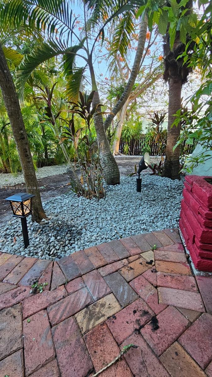 92 NE 90th St 1, El Portal, Florida 33138, 3 Bedrooms Bedrooms, ,2 BathroomsBathrooms,Residentiallease,For Rent,92 NE 90th St 1,A11519334