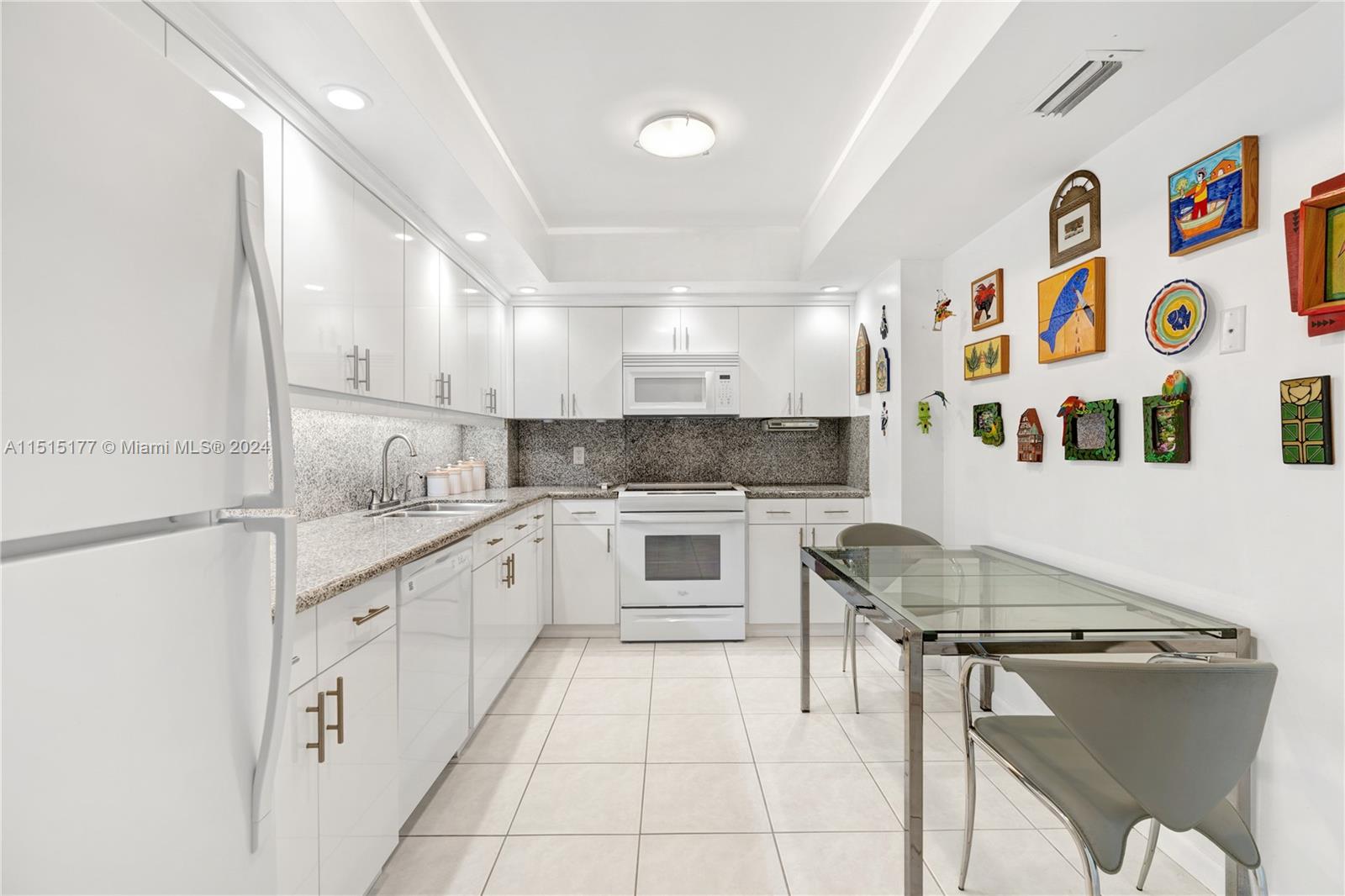 5825 Collins Ave 12K, Miami Beach, Florida 33140, 2 Bedrooms Bedrooms, ,2 BathroomsBathrooms,Residential,For Sale,5825 Collins Ave 12K,A11515177