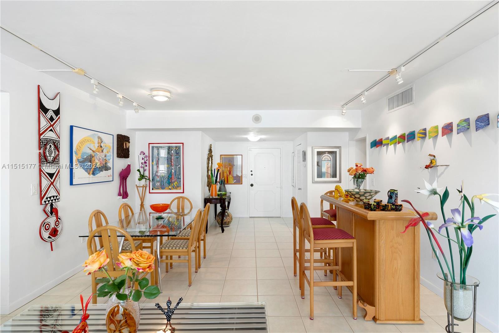 5825 Collins Ave 12K, Miami Beach, Florida 33140, 2 Bedrooms Bedrooms, ,2 BathroomsBathrooms,Residential,For Sale,5825 Collins Ave 12K,A11515177