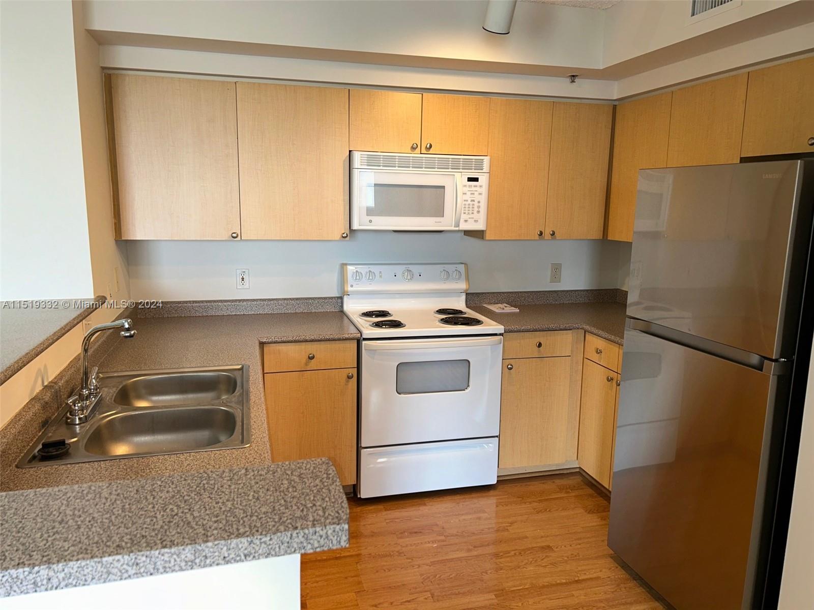 1919 Van Buren St 704A, Hollywood, Florida 33020, 2 Bedrooms Bedrooms, ,2 BathroomsBathrooms,Residentiallease,For Rent,1919 Van Buren St 704A,A11519332