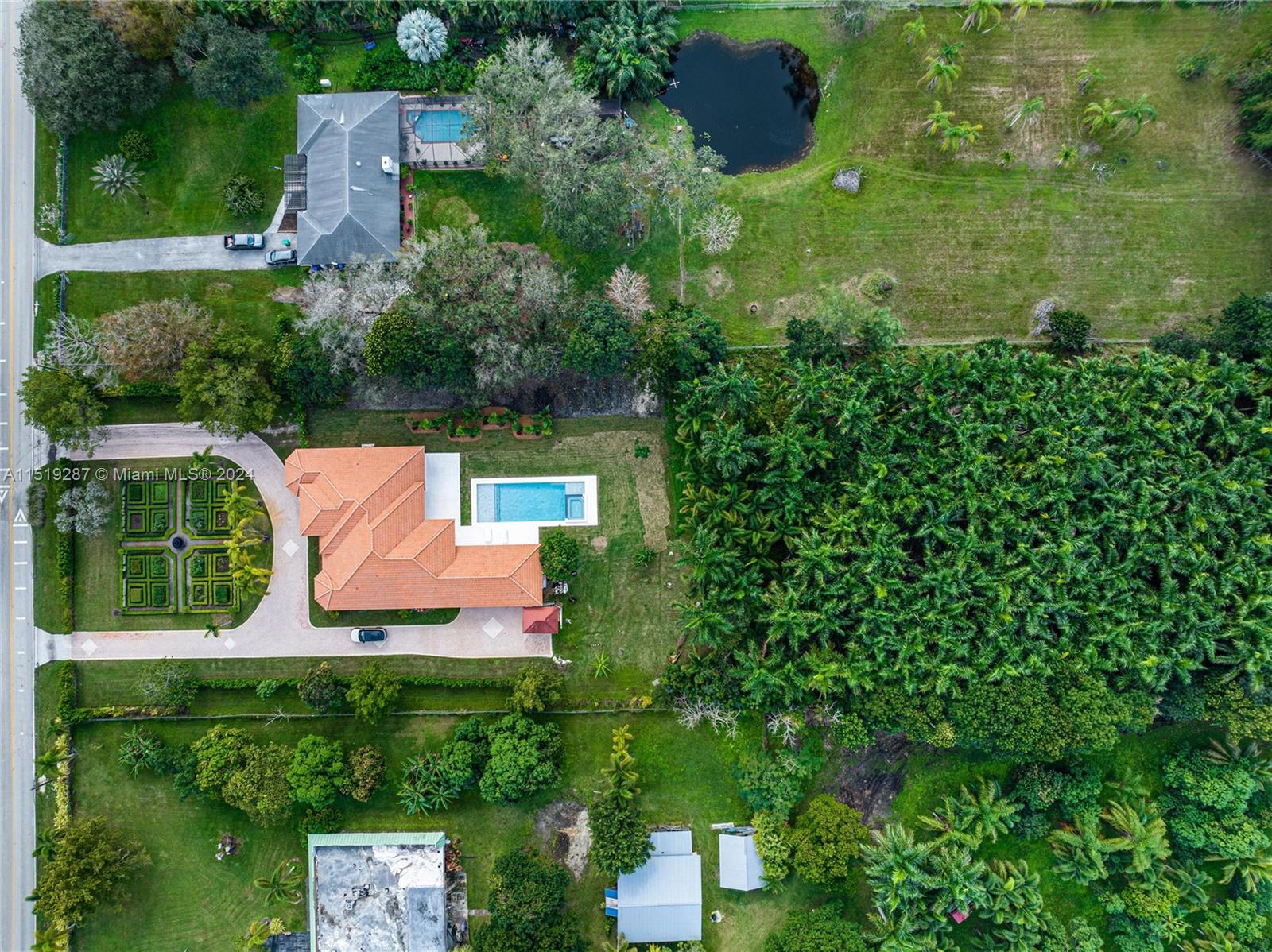 5731 185th Way, Southwest Ranches, FL, 33332 United States, 4 Bedrooms Bedrooms, ,4 BathroomsBathrooms,Residential,For Sale,185th Way,A11519287