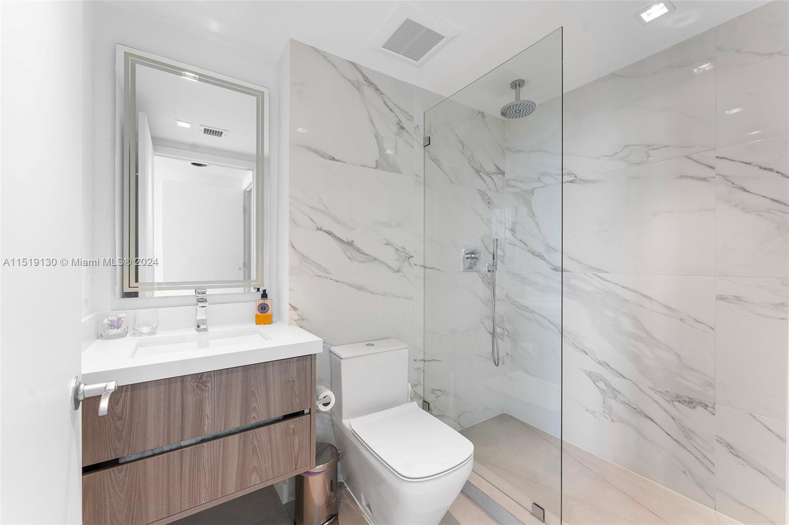 1000 S Pointe Dr 704, Miami Beach, Florida 33139, 3 Bedrooms Bedrooms, ,3 BathroomsBathrooms,Residential,For Sale,1000 S Pointe Dr 704,A11519130