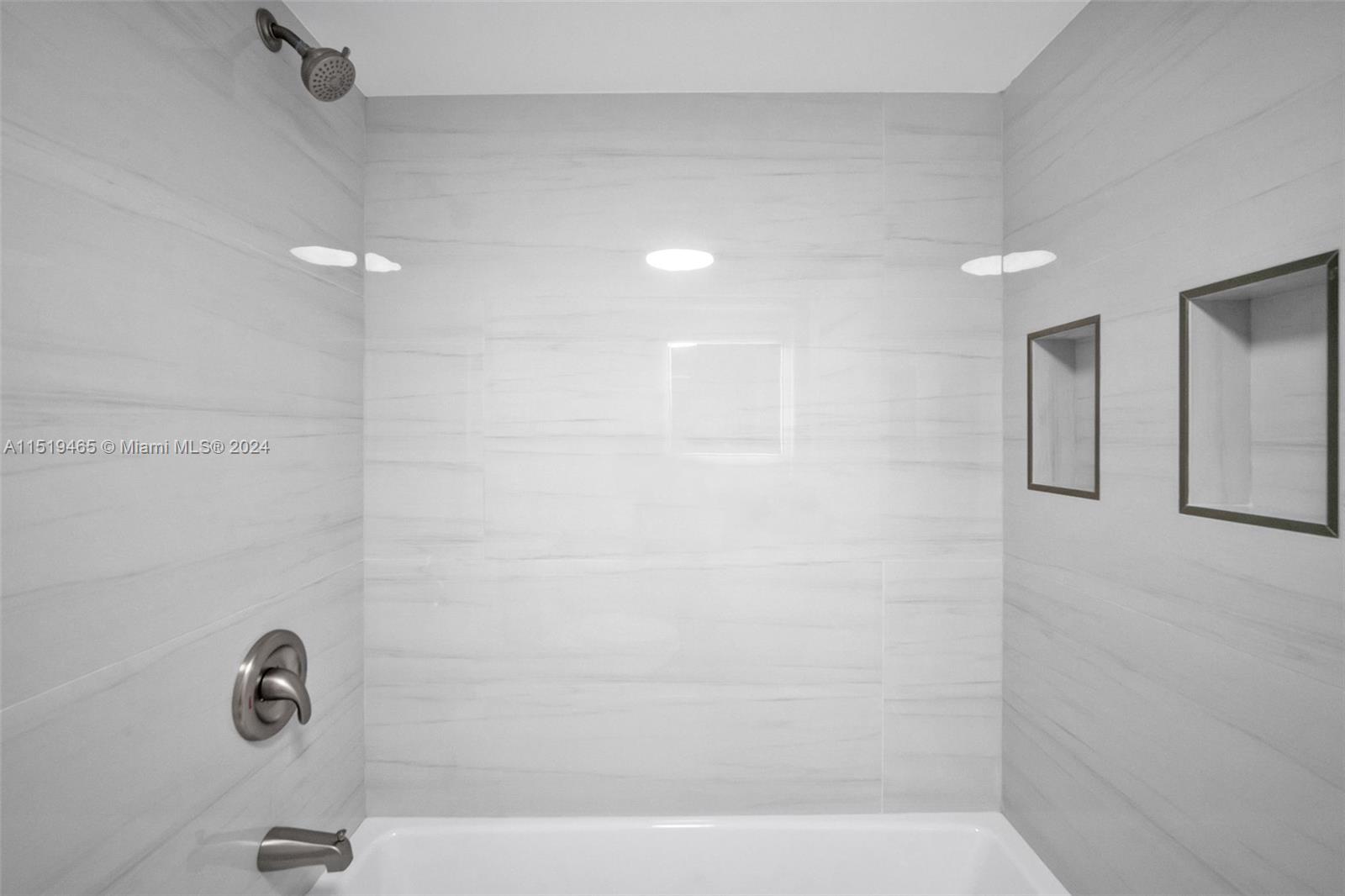 430 Golden Isles Dr 605, Hallandale Beach, Florida 33009, 2 Bedrooms Bedrooms, ,2 BathroomsBathrooms,Residential,For Sale,430 Golden Isles Dr 605,A11519465