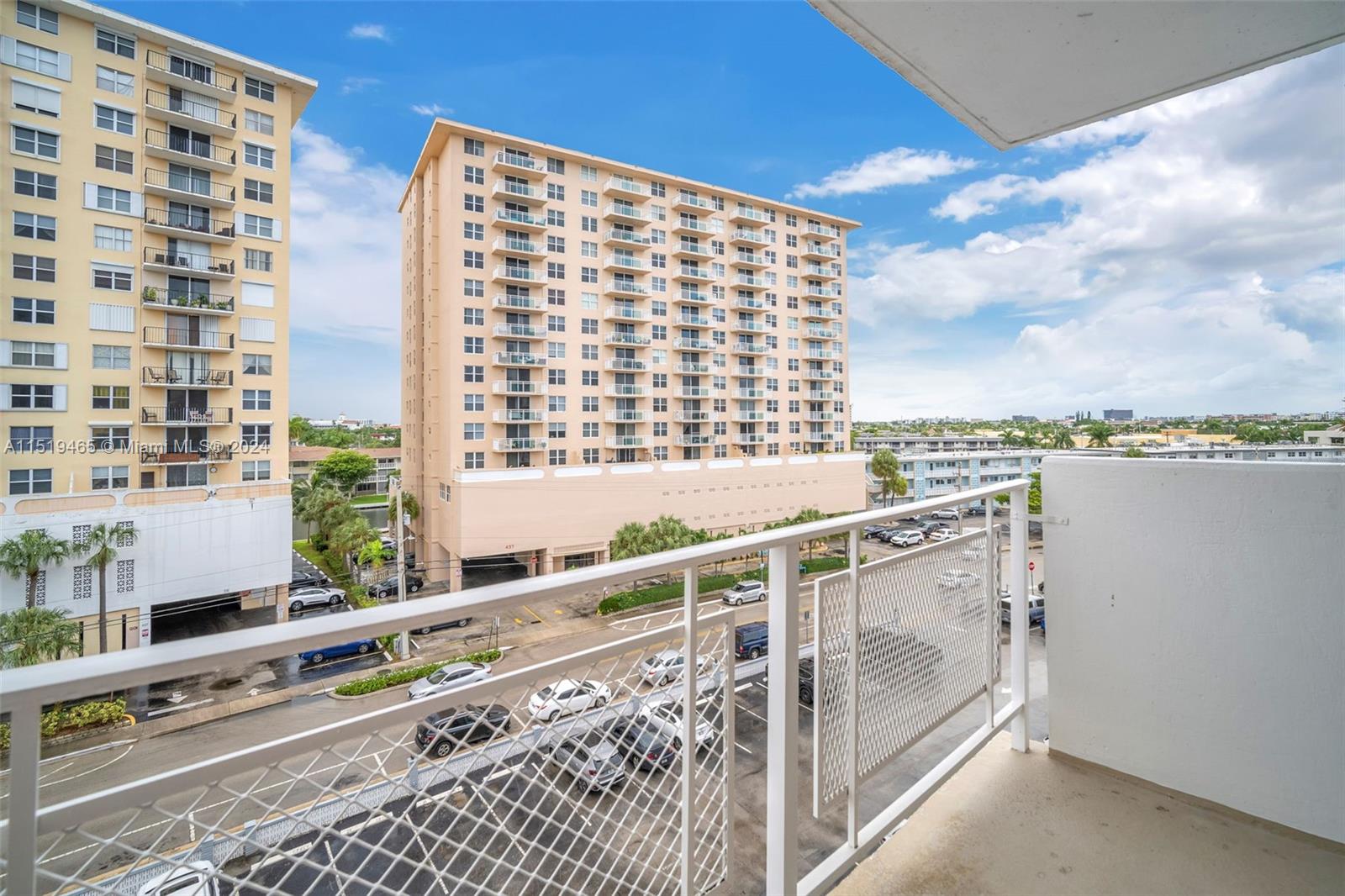 430 Golden Isles Dr 605, Hallandale Beach, Florida 33009, 2 Bedrooms Bedrooms, ,2 BathroomsBathrooms,Residential,For Sale,430 Golden Isles Dr 605,A11519465