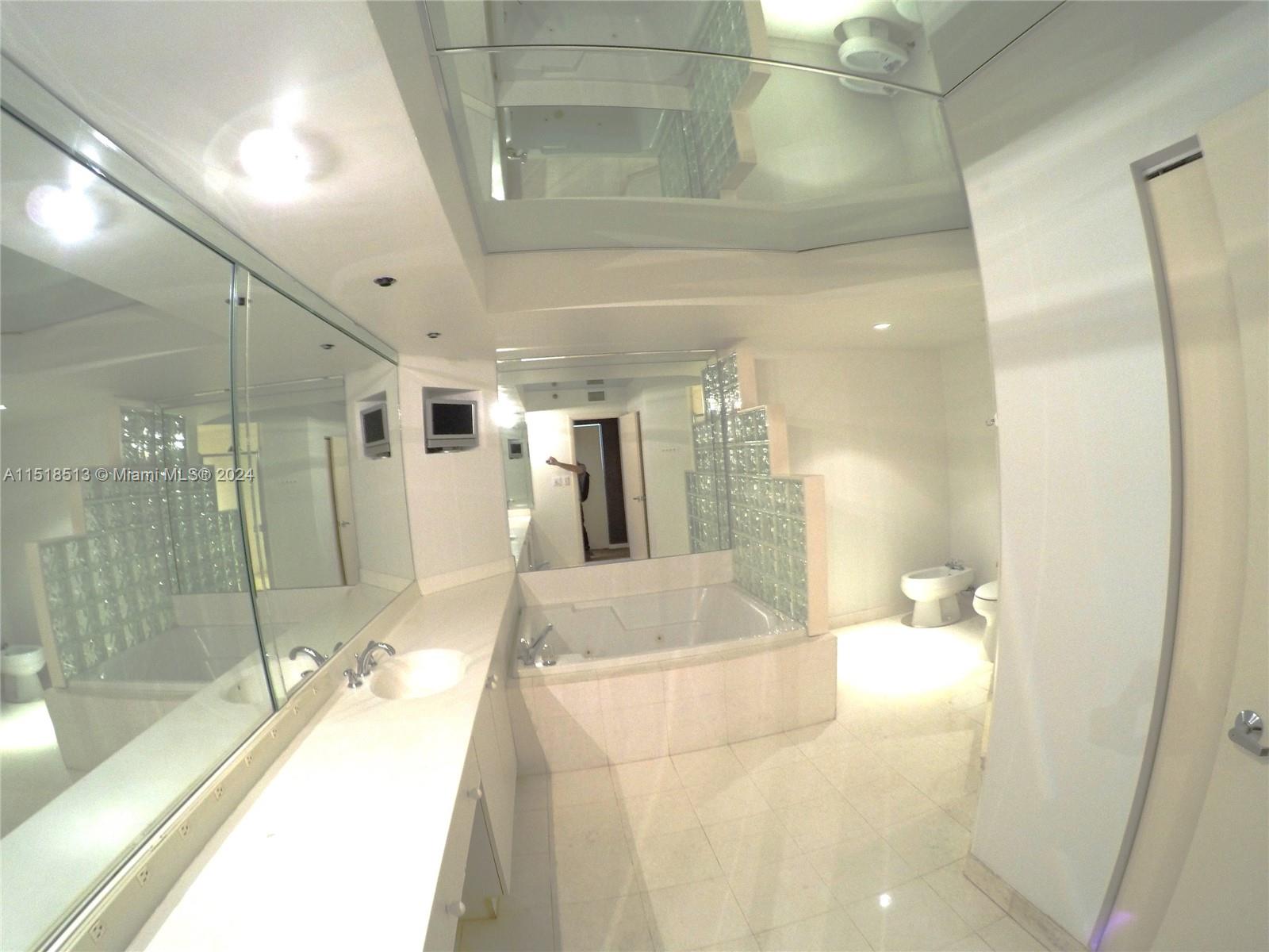 20185 E Country Club Dr TS-9, Aventura, Florida 33180, 3 Bedrooms Bedrooms, ,3 BathroomsBathrooms,Residential,For Sale,20185 E Country Club Dr TS-9,A11518513