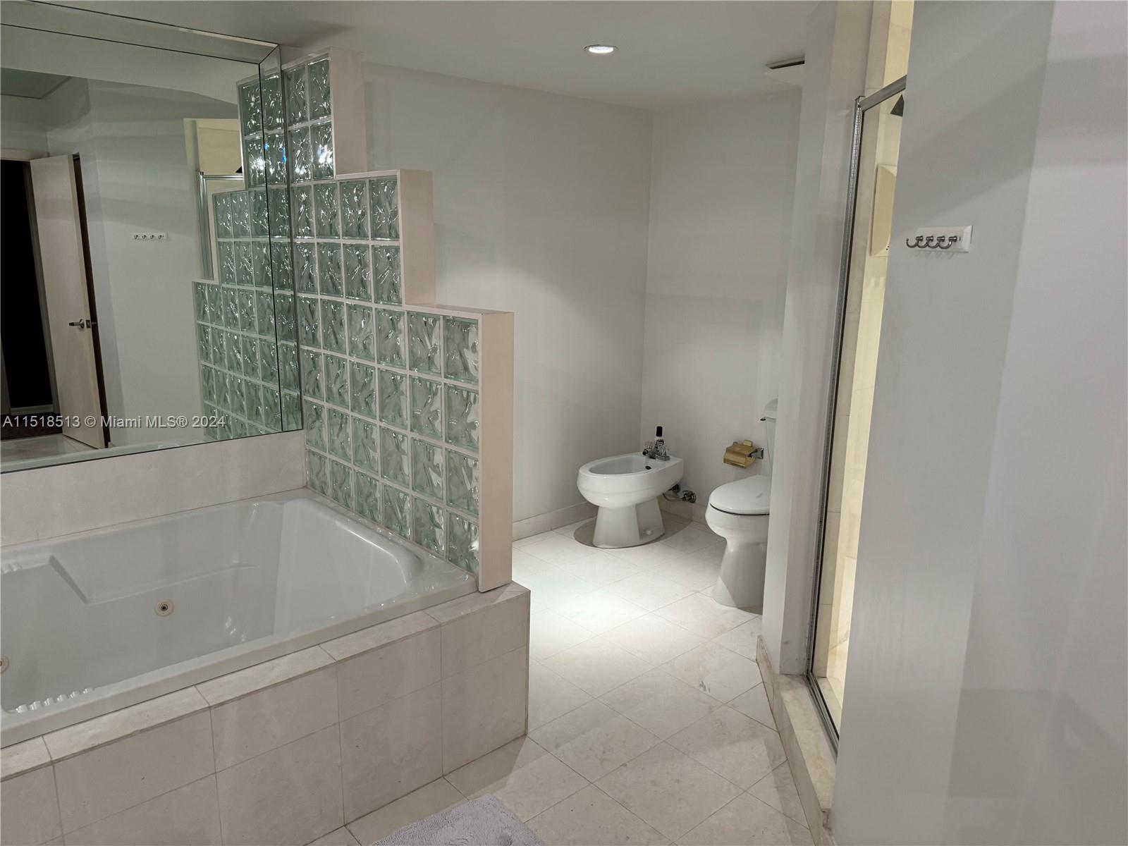 20185 E Country Club Dr TS-9, Aventura, Florida 33180, 3 Bedrooms Bedrooms, ,3 BathroomsBathrooms,Residential,For Sale,20185 E Country Club Dr TS-9,A11518513