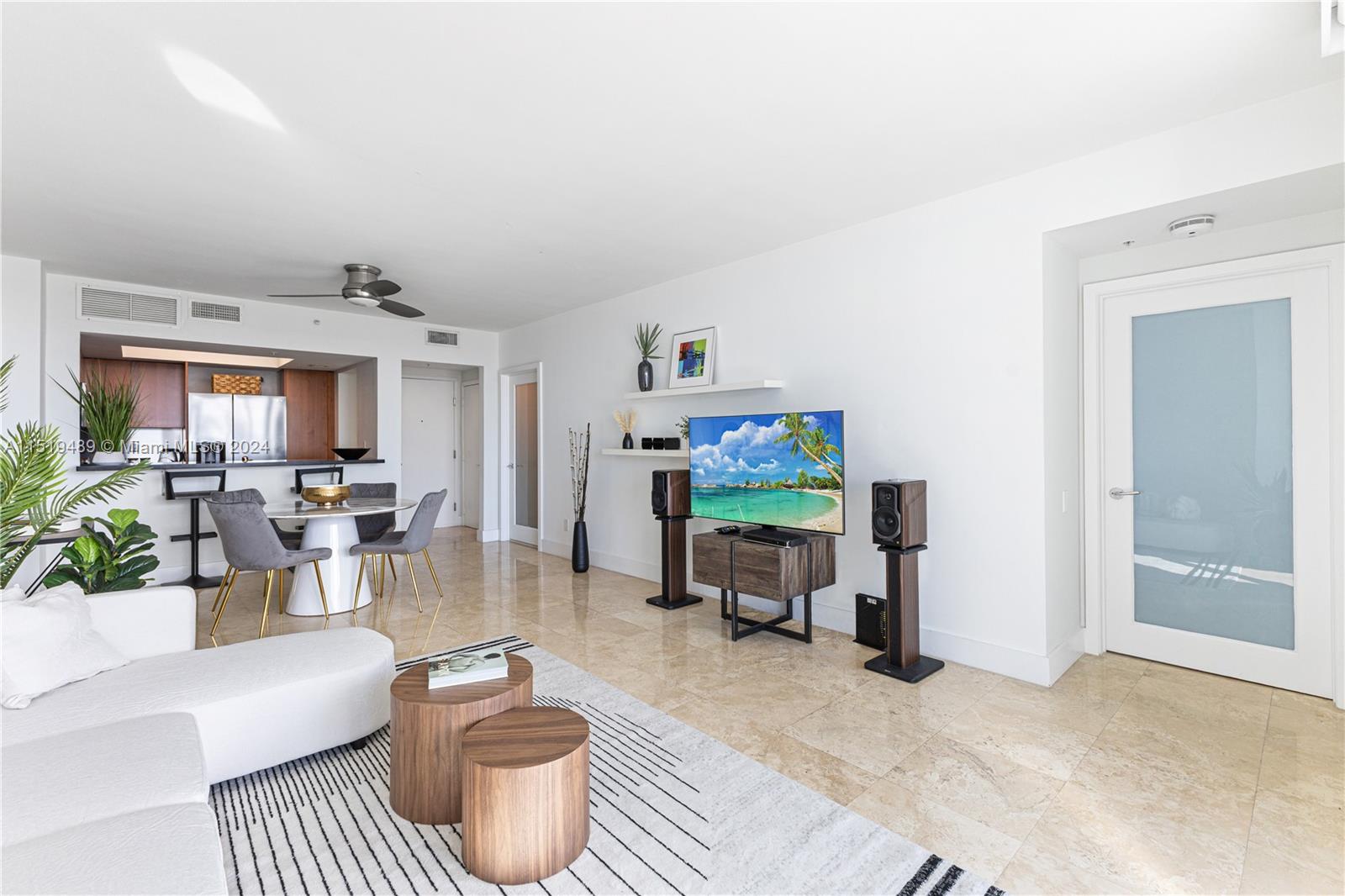 1500 Ocean Dr UPH10, Miami Beach, Florida 33139, 1 Bedroom Bedrooms, ,2 BathroomsBathrooms,Residentiallease,For Rent,1500 Ocean Dr UPH10,A11519489