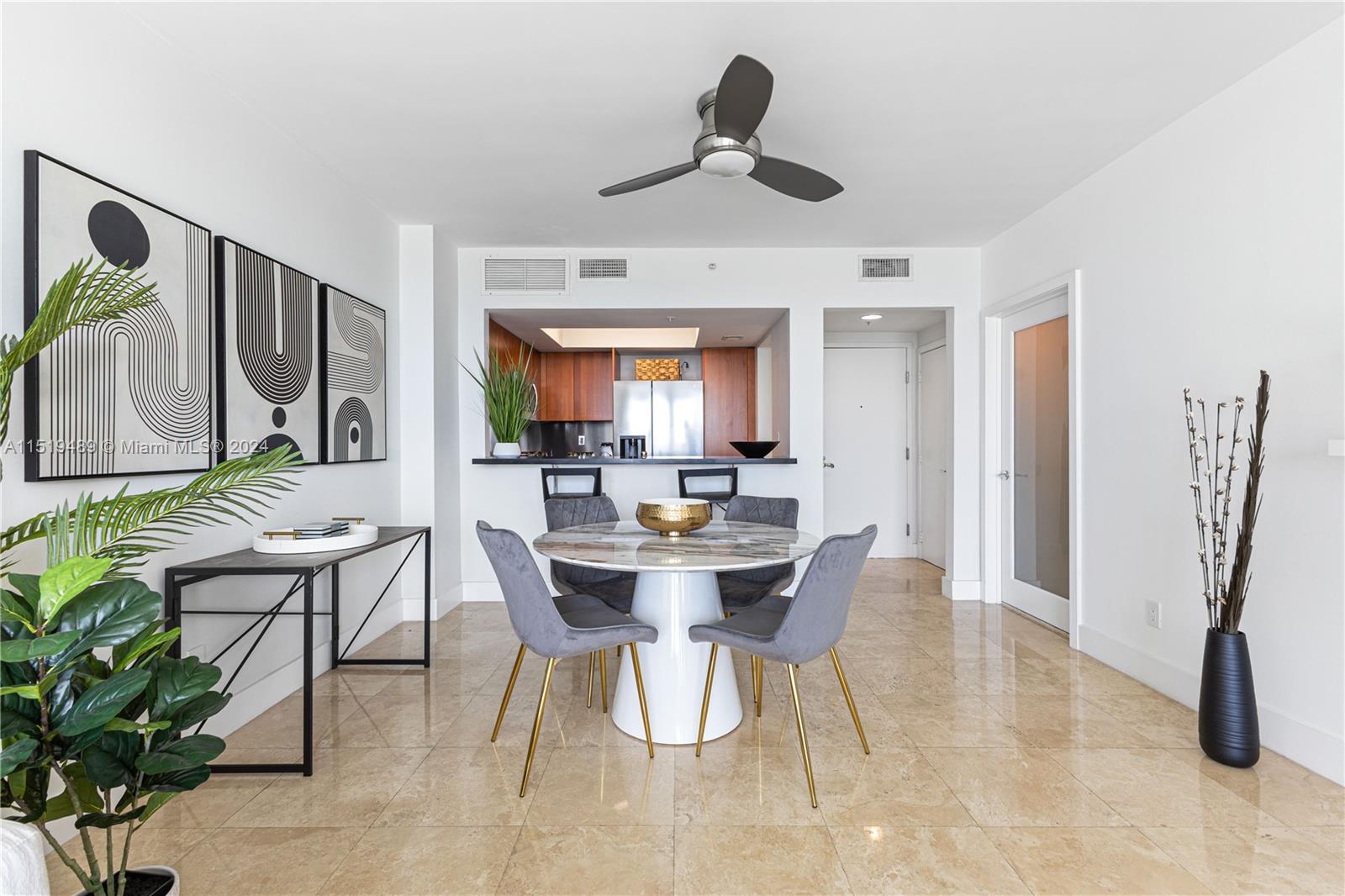 1500 Ocean Dr UPH10, Miami Beach, Florida 33139, 1 Bedroom Bedrooms, ,2 BathroomsBathrooms,Residentiallease,For Rent,1500 Ocean Dr UPH10,A11519489