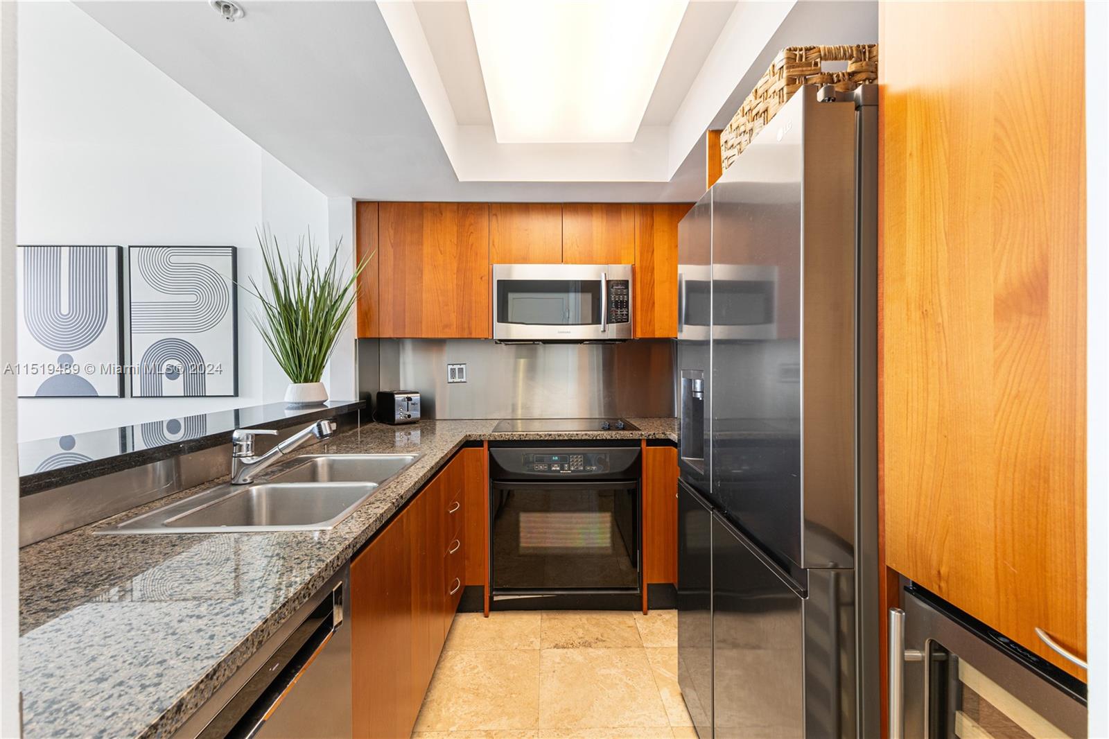 1500 Ocean Dr UPH10, Miami Beach, Florida 33139, 1 Bedroom Bedrooms, ,2 BathroomsBathrooms,Residentiallease,For Rent,1500 Ocean Dr UPH10,A11519489