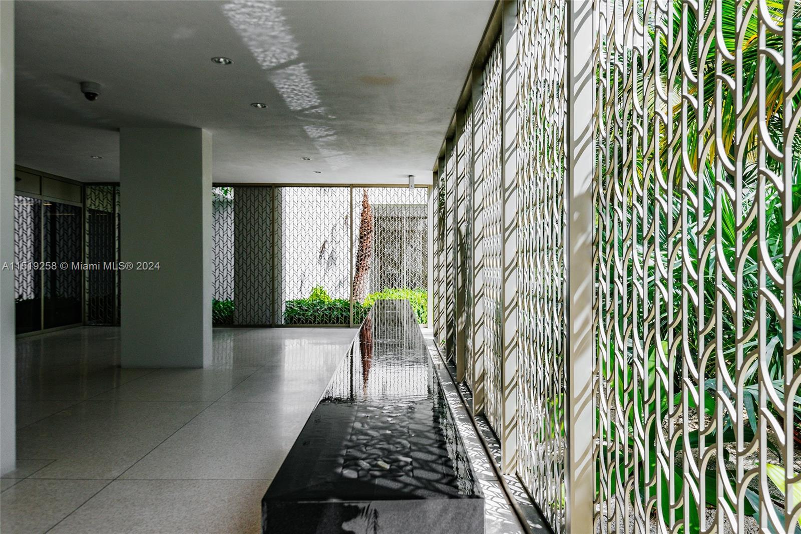 300 Collins Ave 2F, Miami Beach, Florida 33139, 3 Bedrooms Bedrooms, ,3 BathroomsBathrooms,Residentiallease,For Rent,300 Collins Ave 2F,A11519258