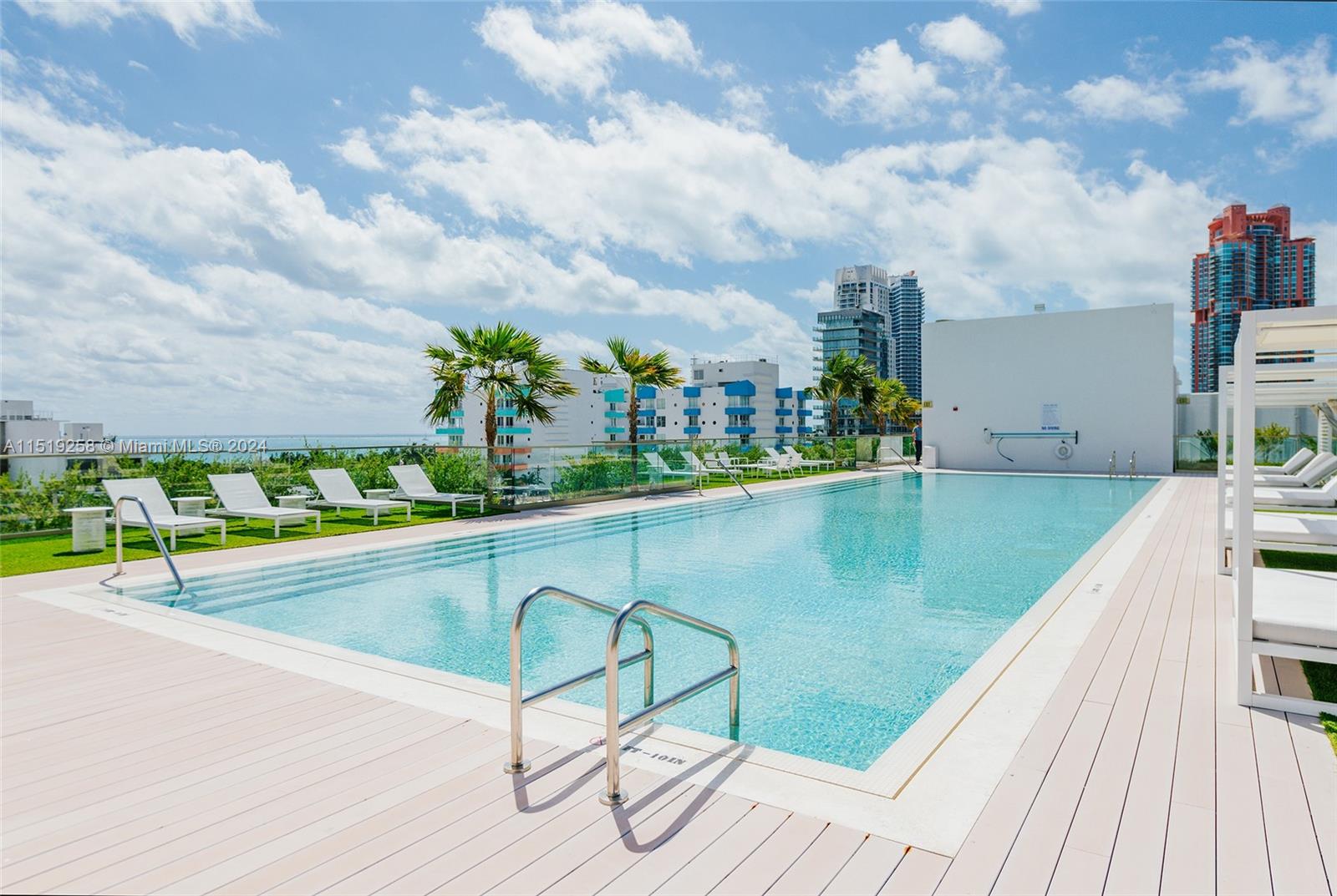 300 Collins Ave 2F, Miami Beach, Florida 33139, 3 Bedrooms Bedrooms, ,3 BathroomsBathrooms,Residentiallease,For Rent,300 Collins Ave 2F,A11519258