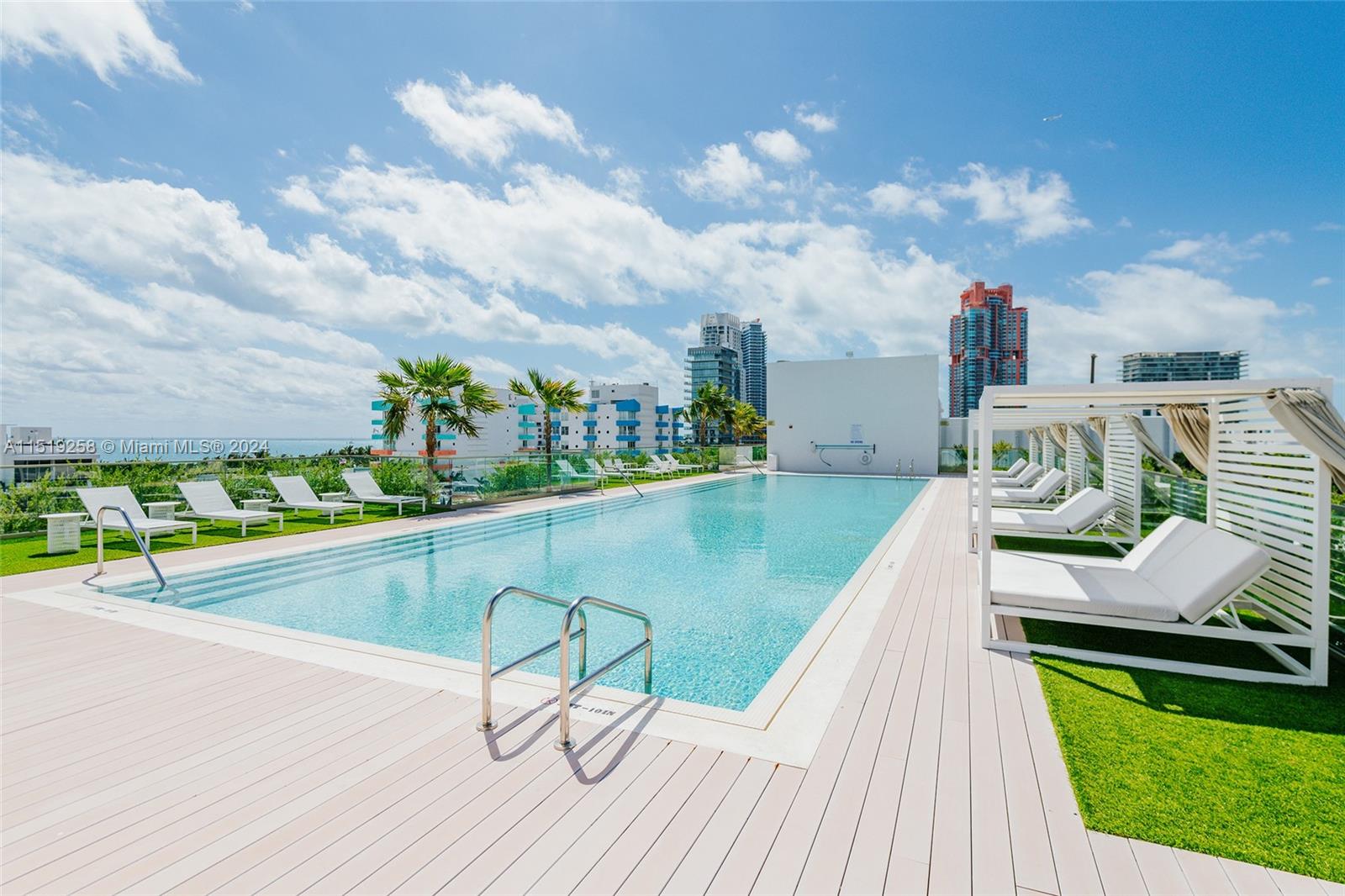 300 Collins Ave 2F, Miami Beach, Florida 33139, 3 Bedrooms Bedrooms, ,3 BathroomsBathrooms,Residentiallease,For Rent,300 Collins Ave 2F,A11519258