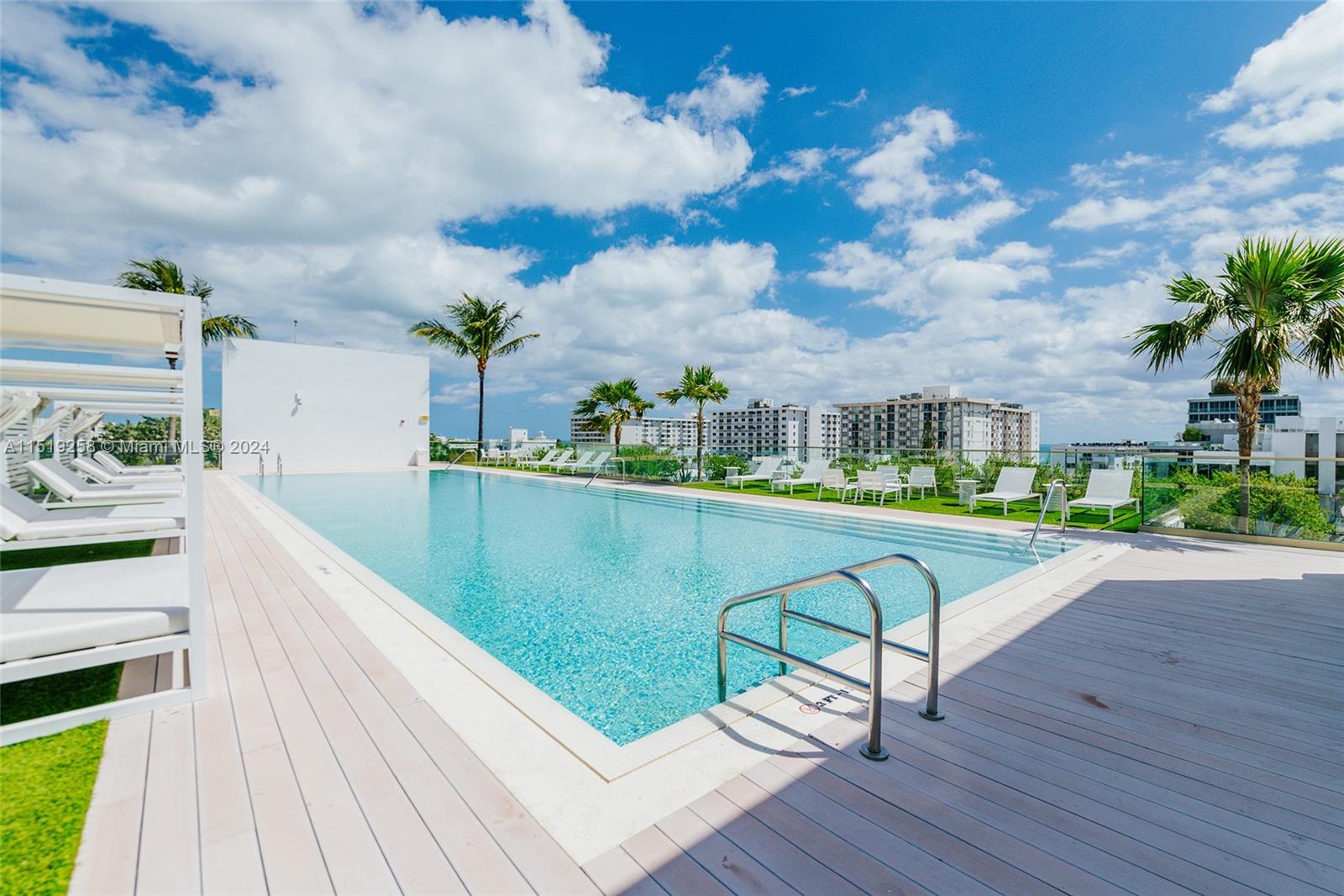 300 Collins Ave 2F, Miami Beach, Florida 33139, 3 Bedrooms Bedrooms, ,3 BathroomsBathrooms,Residentiallease,For Rent,300 Collins Ave 2F,A11519258