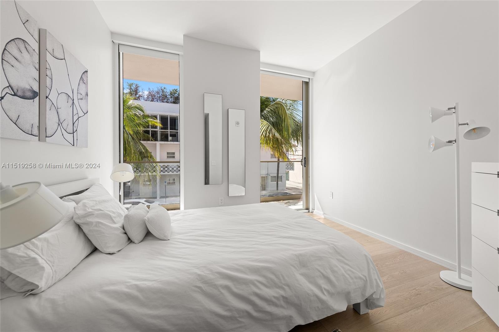 300 Collins Ave 2F, Miami Beach, Florida 33139, 3 Bedrooms Bedrooms, ,3 BathroomsBathrooms,Residentiallease,For Rent,300 Collins Ave 2F,A11519258