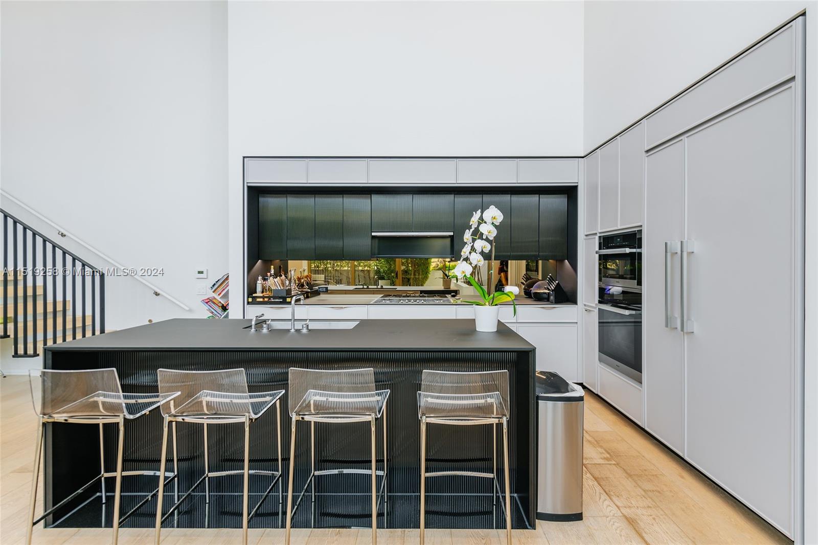 300 Collins Ave 2F, Miami Beach, Florida 33139, 3 Bedrooms Bedrooms, ,3 BathroomsBathrooms,Residentiallease,For Rent,300 Collins Ave 2F,A11519258