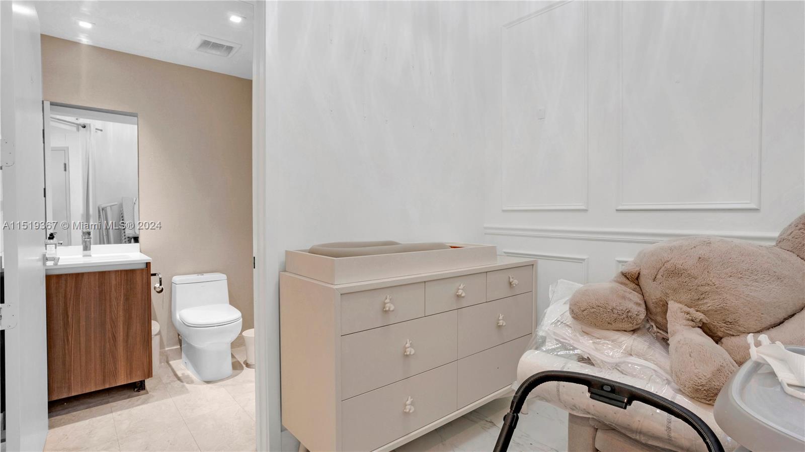 488 NE 18th St 4211, Miami, Florida 33132, 2 Bedrooms Bedrooms, ,3 BathroomsBathrooms,Residentiallease,For Rent,488 NE 18th St 4211,A11519367