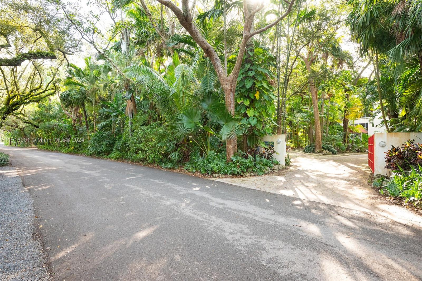 Entrance to driveway