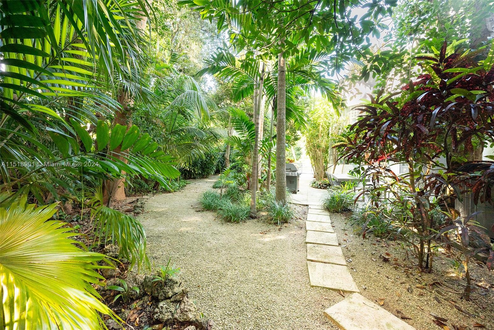 4994 Hammock Lake Dr, Coral Gables, FL, 33156 United States, 5 Bedrooms Bedrooms, ,5 BathroomsBathrooms,Residential,For Sale,Hammock Lake Dr,A11518901