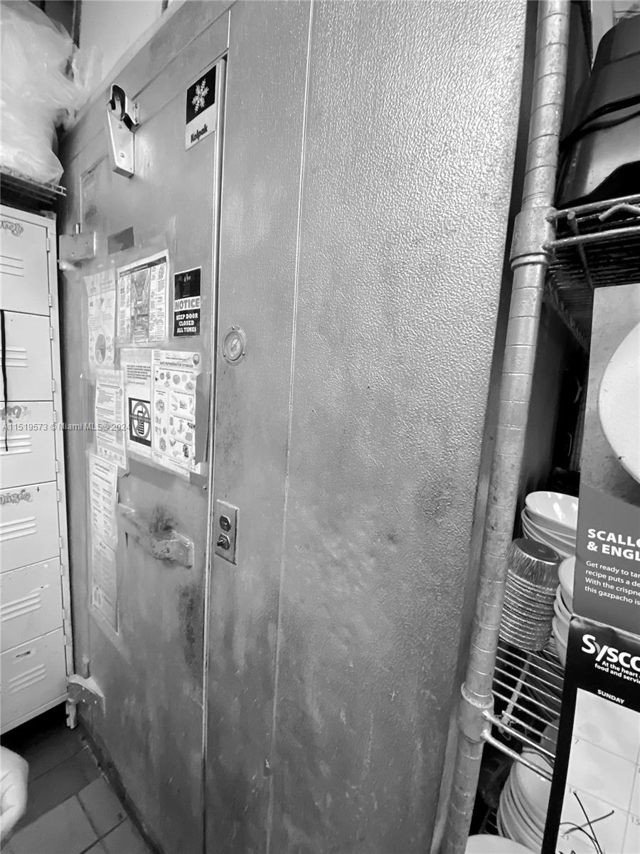 walk in refrigerator