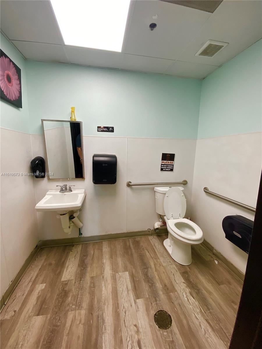 1721 E Hallandale Beach Blvd, Hallandale Beach, Florida 33009, ,Businessopportunity,For Sale,1721 E Hallandale Beach Blvd,A11519573