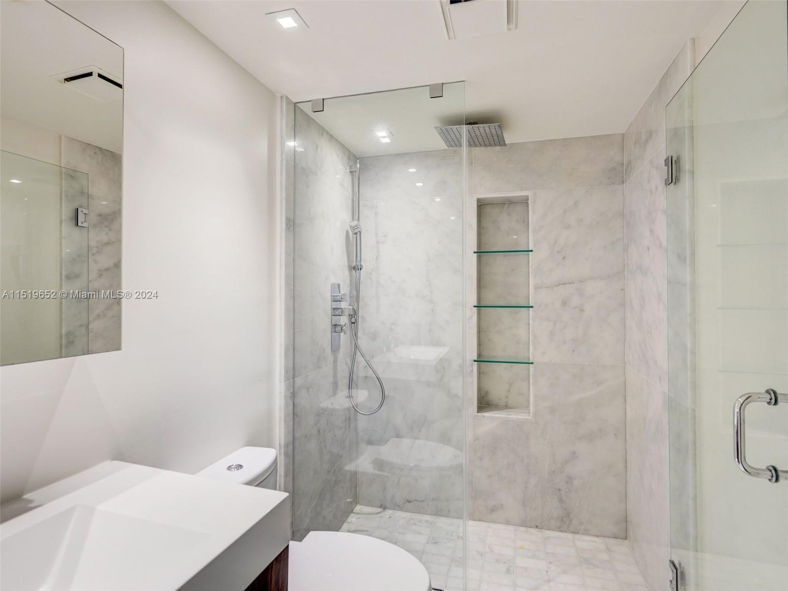 2625 Collins Ave 1106, Miami Beach, Florida 33140, 3 Bedrooms Bedrooms, ,4 BathroomsBathrooms,Residential,For Sale,2625 Collins Ave 1106,A11519652