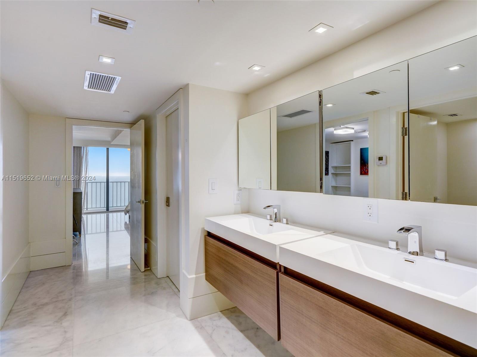 2625 Collins Ave 1106, Miami Beach, Florida 33140, 3 Bedrooms Bedrooms, ,4 BathroomsBathrooms,Residential,For Sale,2625 Collins Ave 1106,A11519652