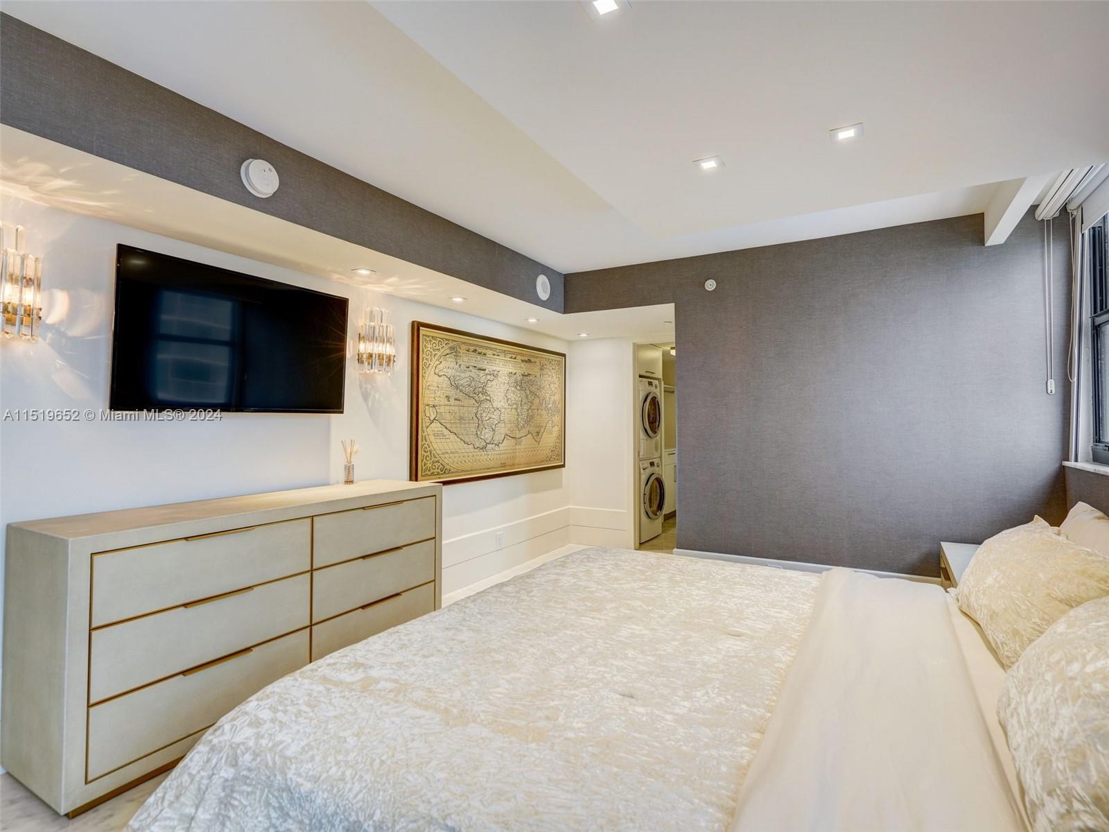 2625 Collins Ave 1106, Miami Beach, Florida 33140, 3 Bedrooms Bedrooms, ,4 BathroomsBathrooms,Residential,For Sale,2625 Collins Ave 1106,A11519652