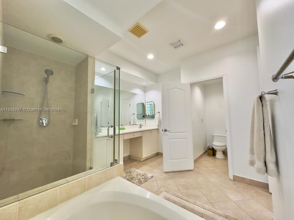 21236 NE 32nd Pl, Aventura, Florida 33180, 5 Bedrooms Bedrooms, ,4 BathroomsBathrooms,Residentiallease,For Rent,21236 NE 32nd Pl,A11518797