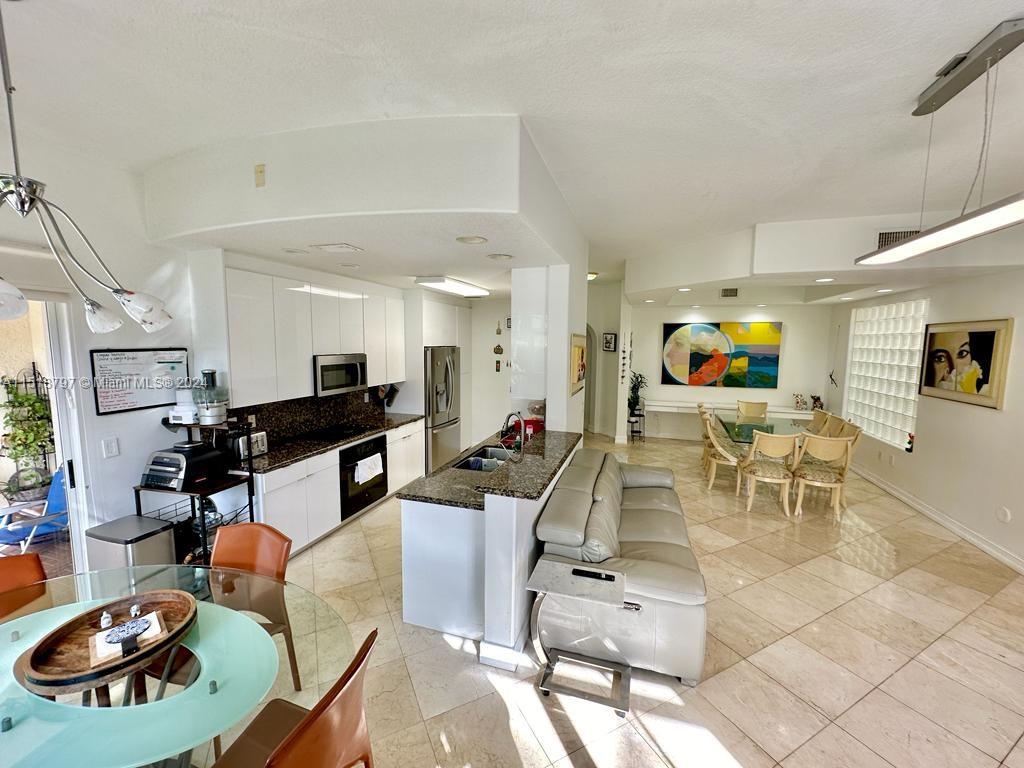 21236 NE 32nd Pl, Aventura, Florida 33180, 5 Bedrooms Bedrooms, ,4 BathroomsBathrooms,Residentiallease,For Rent,21236 NE 32nd Pl,A11518797