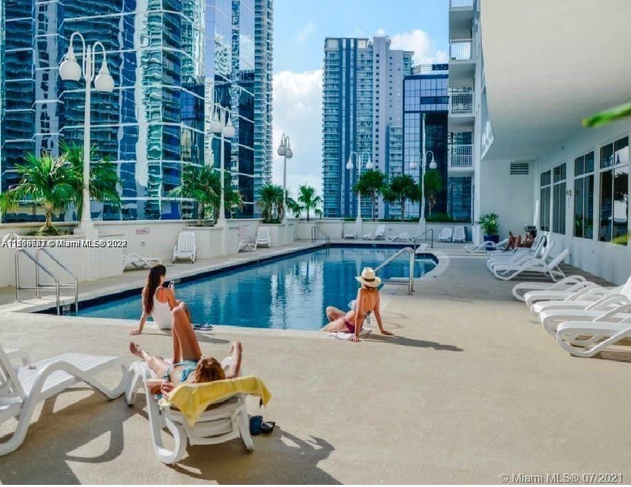 1200 Brickell Bay Dr, Miami, FL, 33131 United States, 3 Bedrooms Bedrooms, ,2 BathroomsBathrooms,Residential,For Sale,Brickell Bay Dr,A11519667