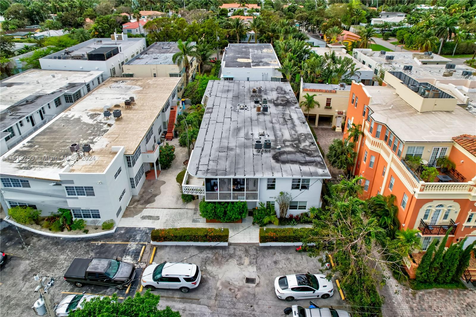 2858 Pine Tree Dr 7, Miami Beach, Florida 33140, 1 Bedroom Bedrooms, ,1 BathroomBathrooms,Residential,For Sale,2858 Pine Tree Dr 7,A11519250