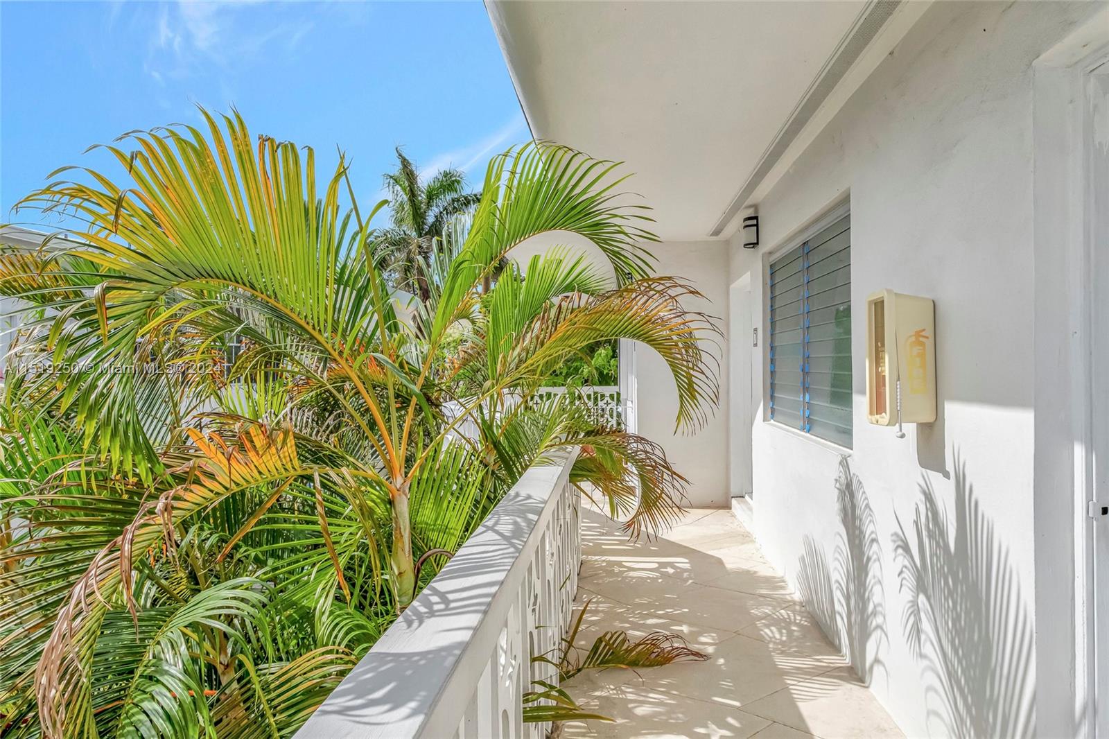 2858 Pine Tree Dr 7, Miami Beach, Florida 33140, 1 Bedroom Bedrooms, ,1 BathroomBathrooms,Residential,For Sale,2858 Pine Tree Dr 7,A11519250