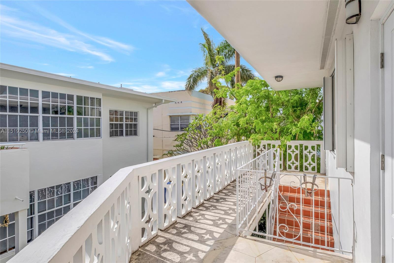 2858 Pine Tree Dr 7, Miami Beach, Florida 33140, 1 Bedroom Bedrooms, ,1 BathroomBathrooms,Residential,For Sale,2858 Pine Tree Dr 7,A11519250