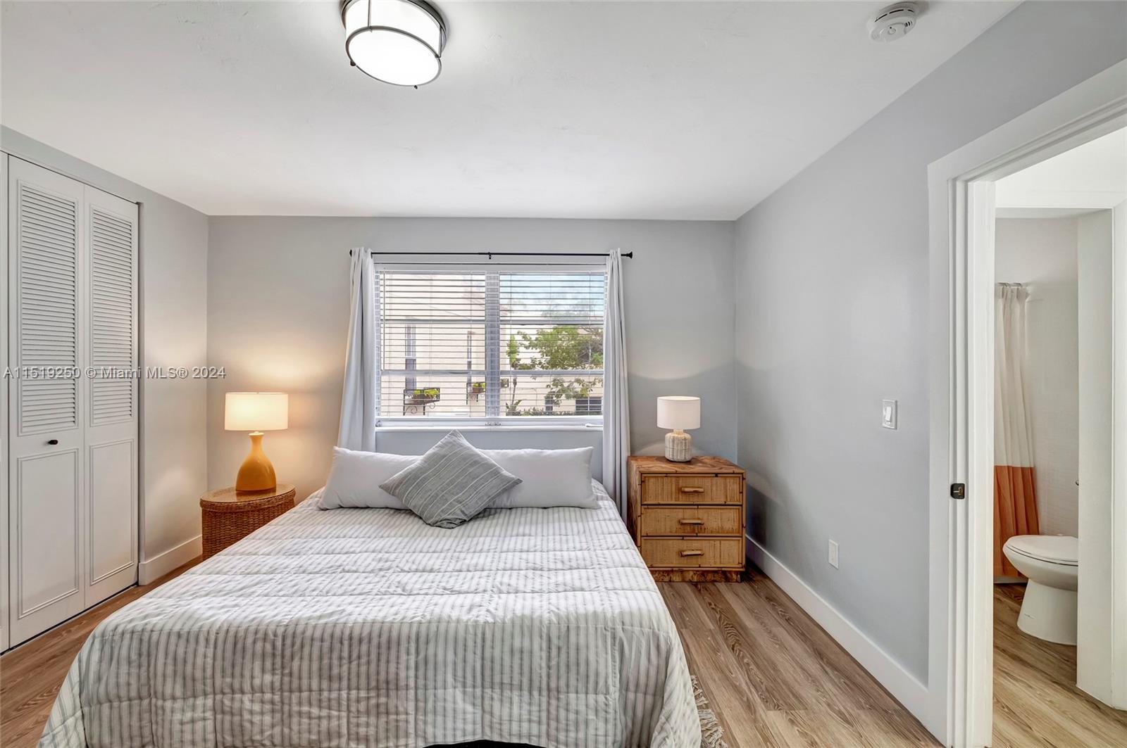 2858 Pine Tree Dr 7, Miami Beach, Florida 33140, 1 Bedroom Bedrooms, ,1 BathroomBathrooms,Residential,For Sale,2858 Pine Tree Dr 7,A11519250