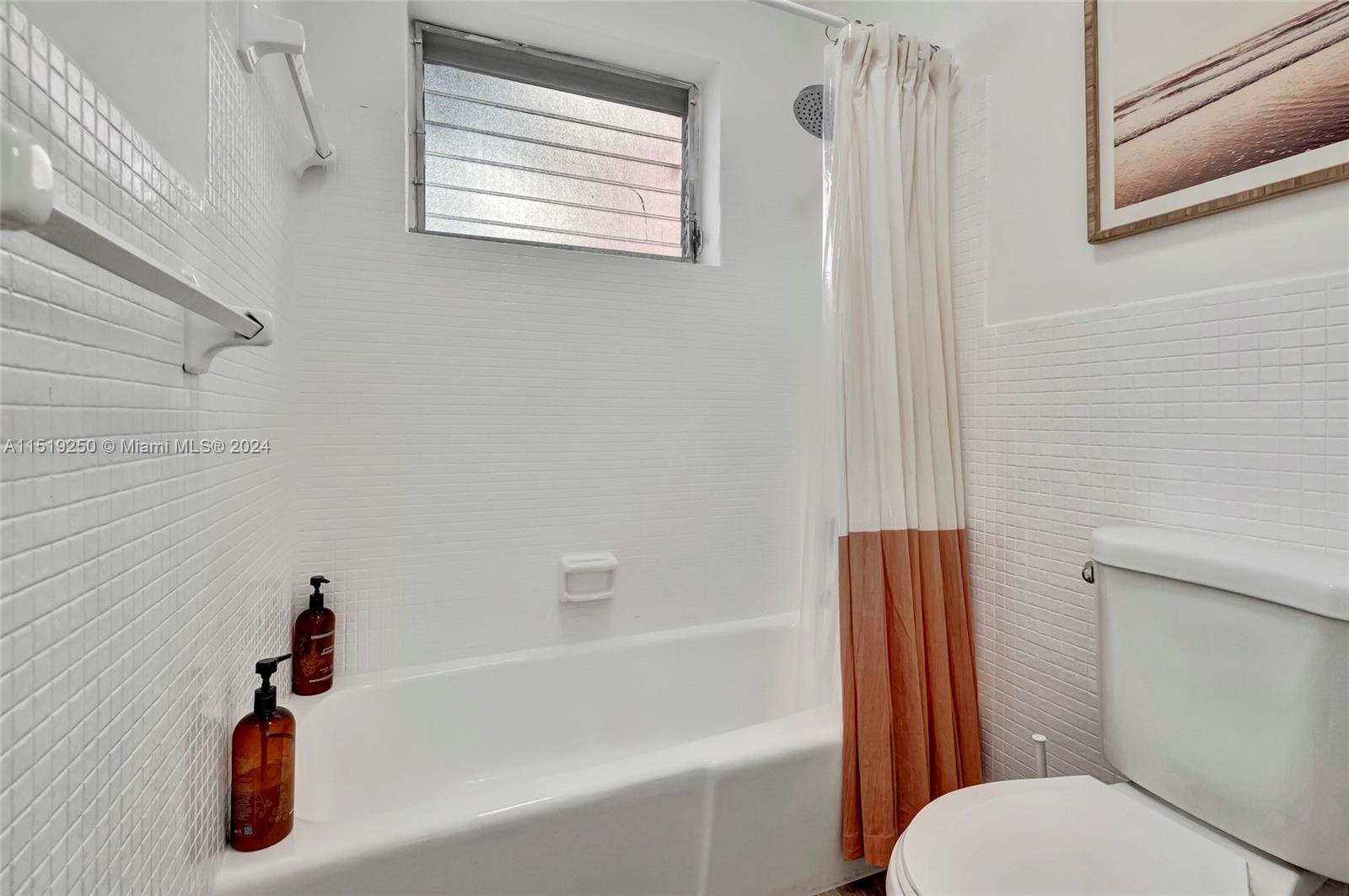 2858 Pine Tree Dr 7, Miami Beach, Florida 33140, 1 Bedroom Bedrooms, ,1 BathroomBathrooms,Residential,For Sale,2858 Pine Tree Dr 7,A11519250