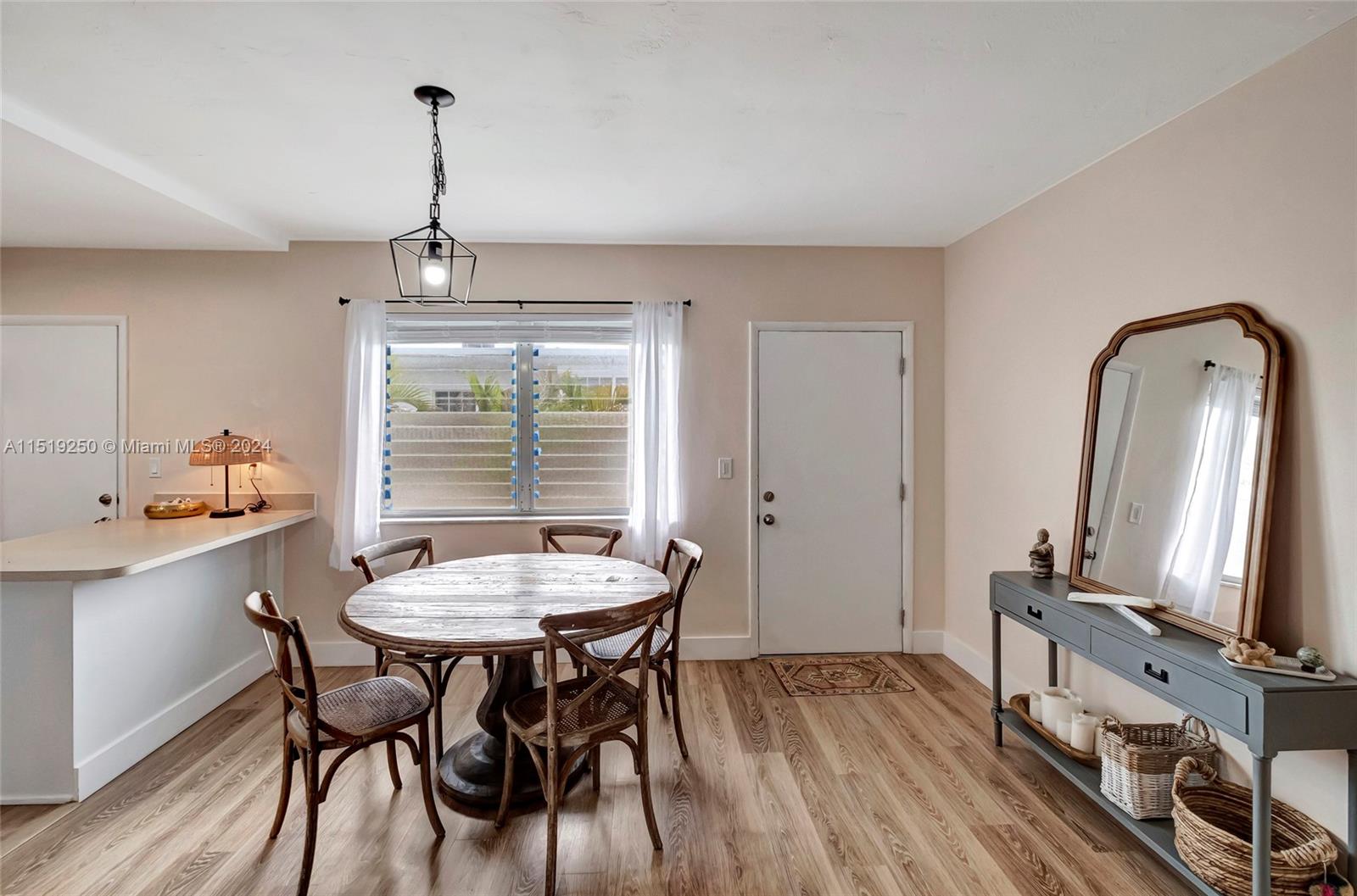 2858 Pine Tree Dr 7, Miami Beach, Florida 33140, 1 Bedroom Bedrooms, ,1 BathroomBathrooms,Residential,For Sale,2858 Pine Tree Dr 7,A11519250