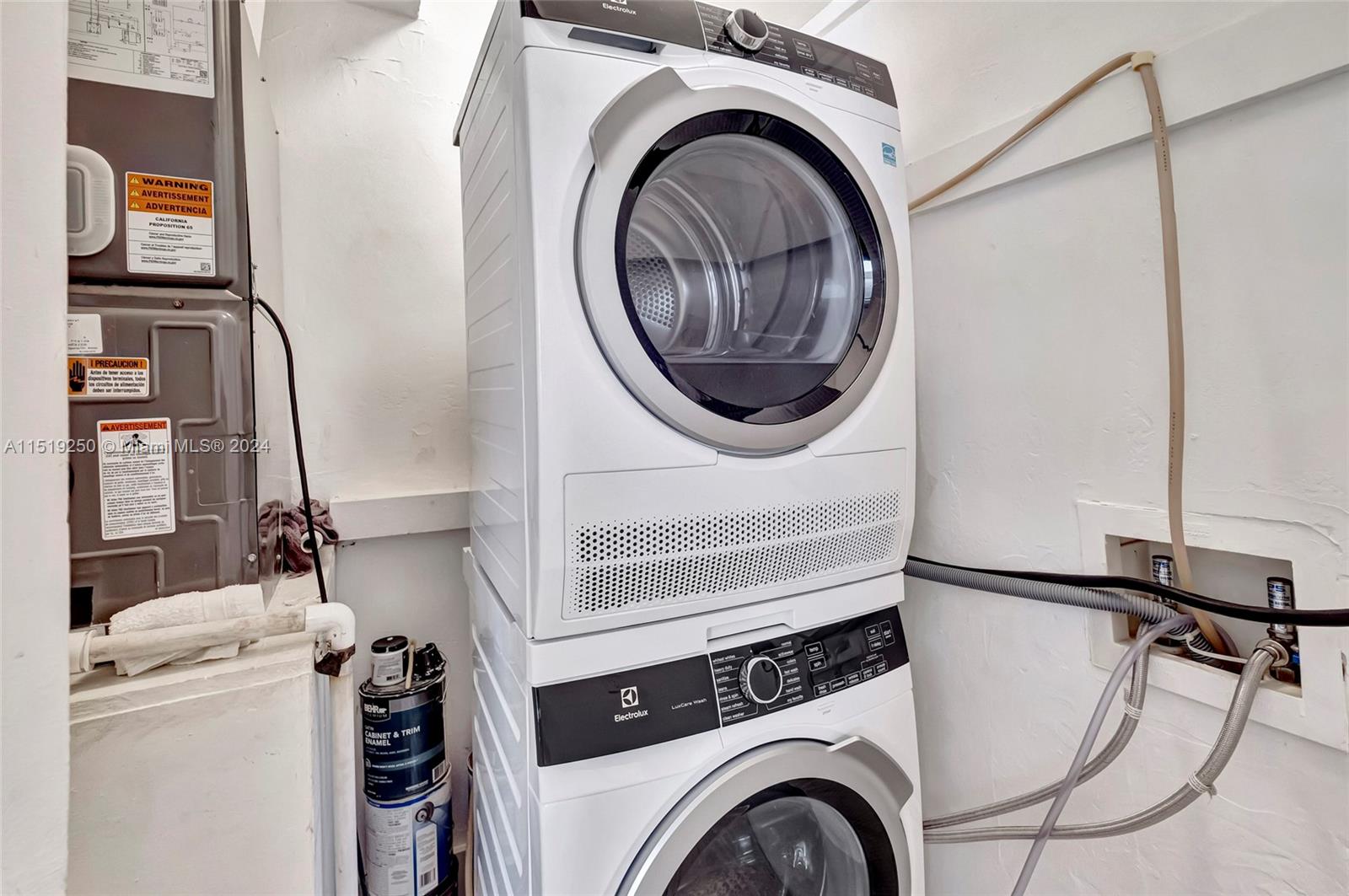 2858 Pine Tree Dr 7, Miami Beach, Florida 33140, 1 Bedroom Bedrooms, ,1 BathroomBathrooms,Residential,For Sale,2858 Pine Tree Dr 7,A11519250