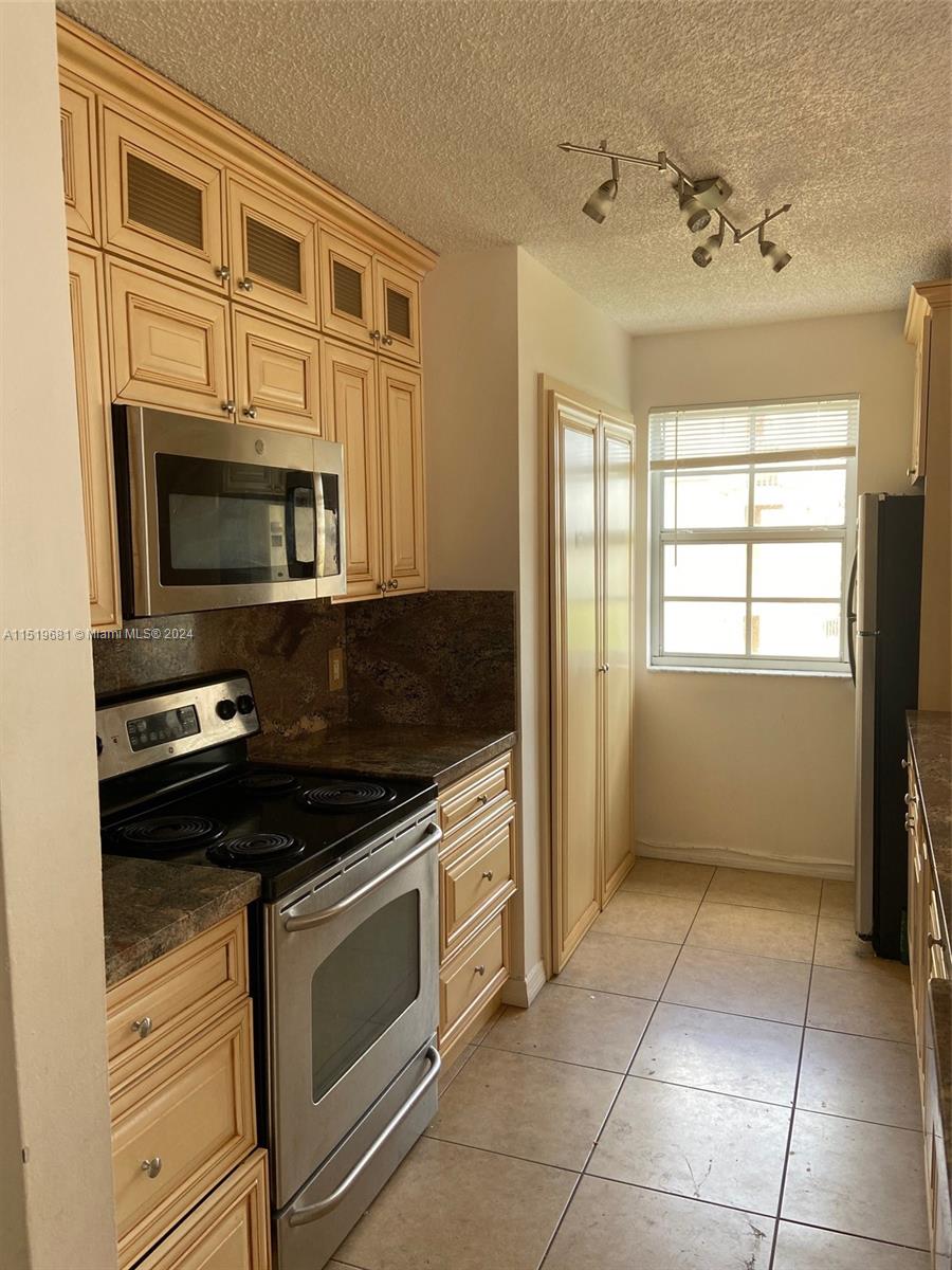 19555 E Country Club Dr 8501, Aventura, Florida 33180, 3 Bedrooms Bedrooms, ,2 BathroomsBathrooms,Residentiallease,For Rent,19555 E Country Club Dr 8501,A11519681