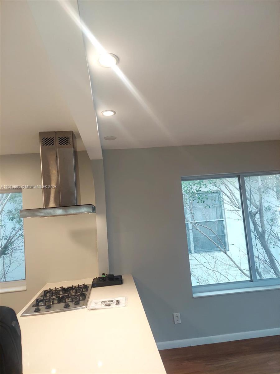 7430 Carlyle Ave 4, Miami Beach, Florida 33141, 2 Bedrooms Bedrooms, ,1 BathroomBathrooms,Residentiallease,For Rent,7430 Carlyle Ave 4,A11519699