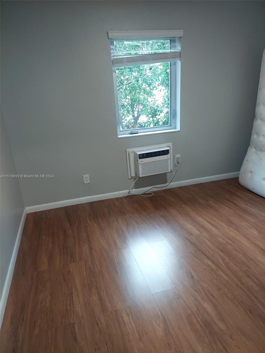 7430 Carlyle Ave 4, Miami Beach, Florida 33141, 2 Bedrooms Bedrooms, ,1 BathroomBathrooms,Residentiallease,For Rent,7430 Carlyle Ave 4,A11519699