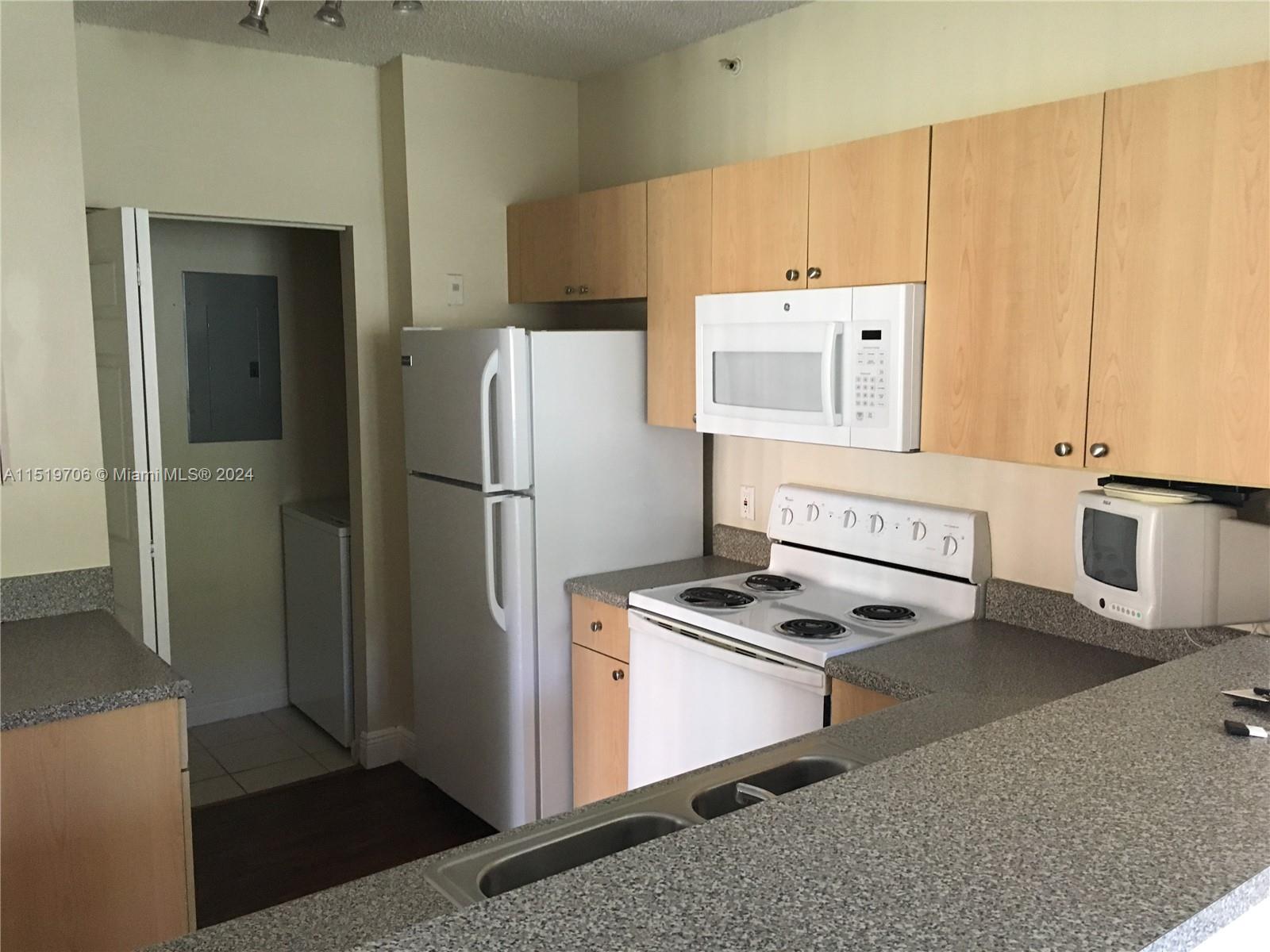 8030 N Nob Hill Rd 108, Tamarac, Florida 33321, 1 Bedroom Bedrooms, ,1 BathroomBathrooms,Residentiallease,For Rent,8030 N Nob Hill Rd 108,A11519706