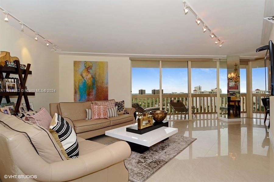 Aventura, Florida 33180, 2 Bedrooms Bedrooms, ,2 BathroomsBathrooms,Residential,For Sale,A11517033