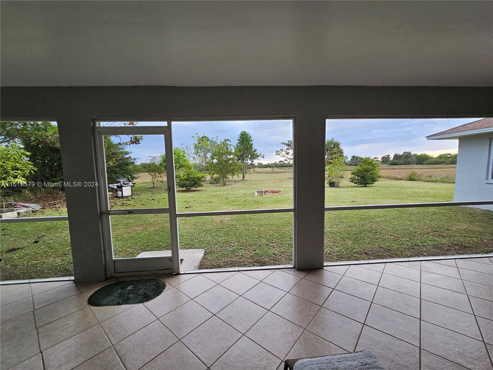 Screened Porch w/Greenbelt & Lakeview