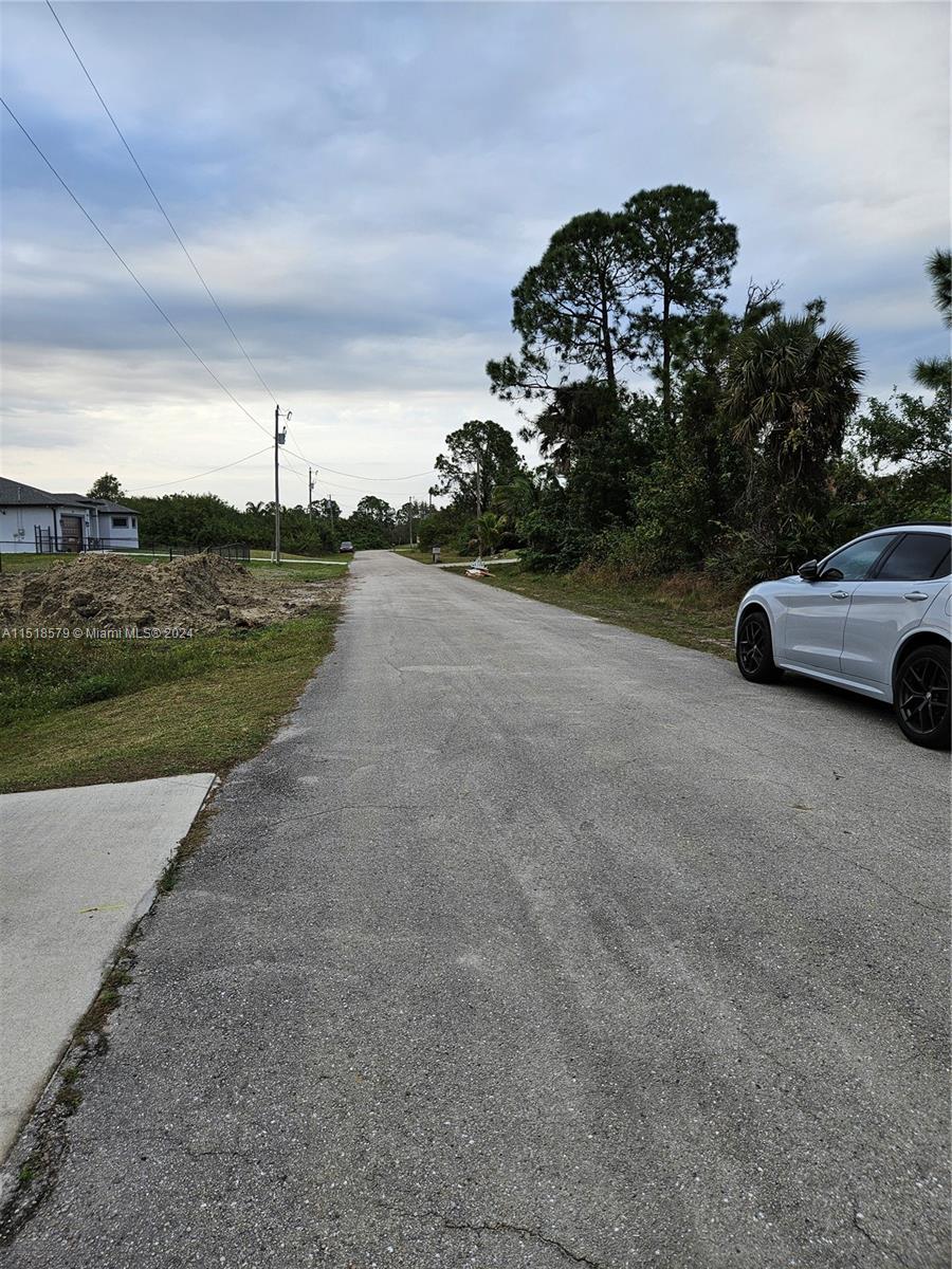 Glenridge Dr. looking West