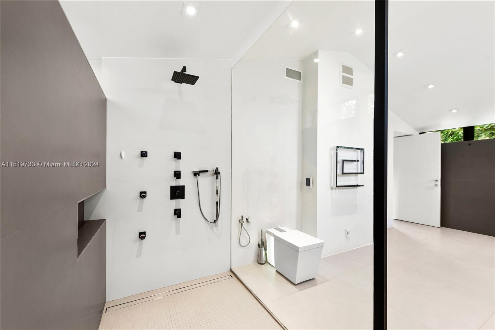 5146 Alton Rd, Miami Beach, FL, 33140 United States, 4 Bedrooms Bedrooms, ,4 BathroomsBathrooms,Residential,For Sale,Alton Rd,A11519733