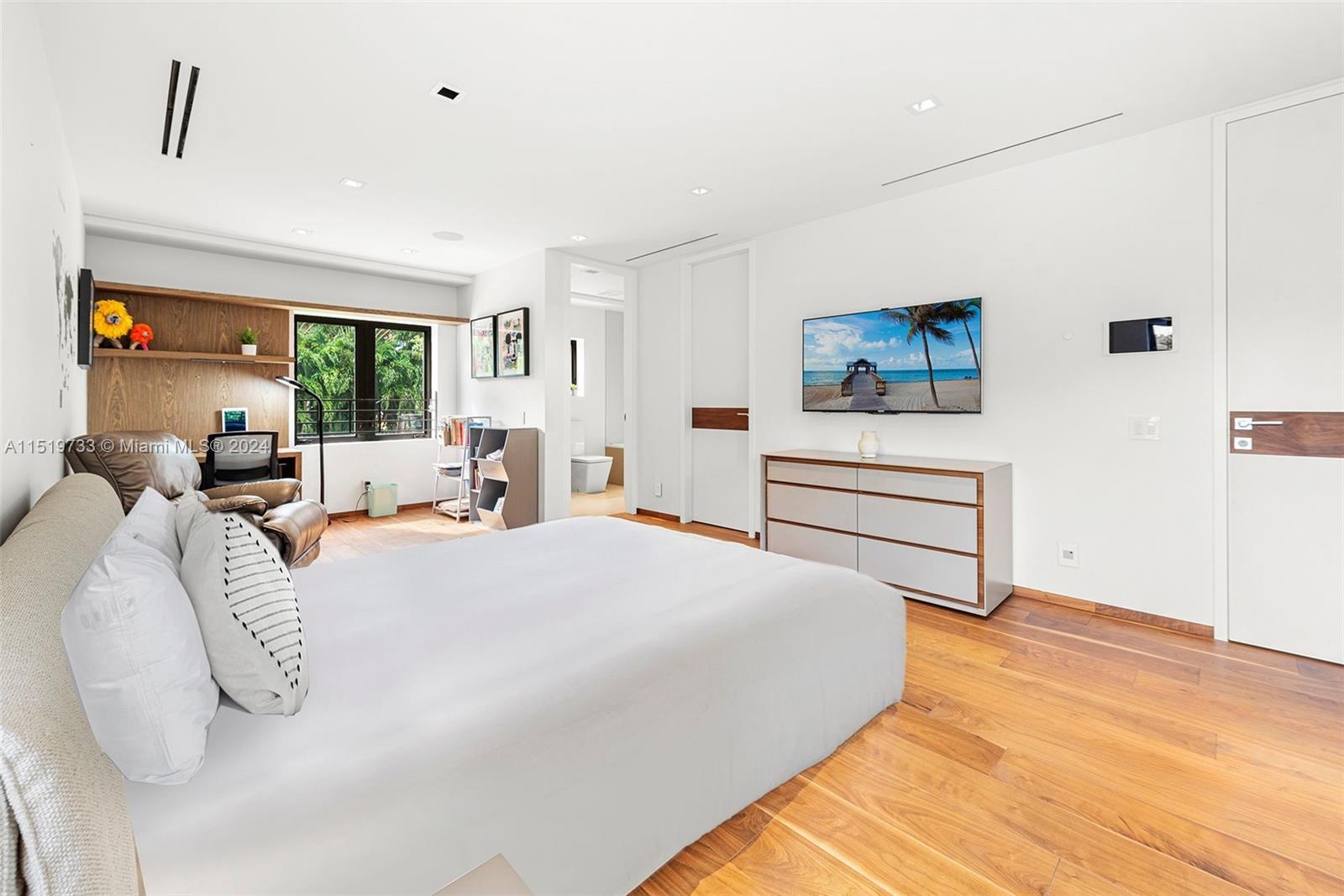 5146 Alton Rd, Miami Beach, FL, 33140 United States, 4 Bedrooms Bedrooms, ,4 BathroomsBathrooms,Residential,For Sale,Alton Rd,A11519733